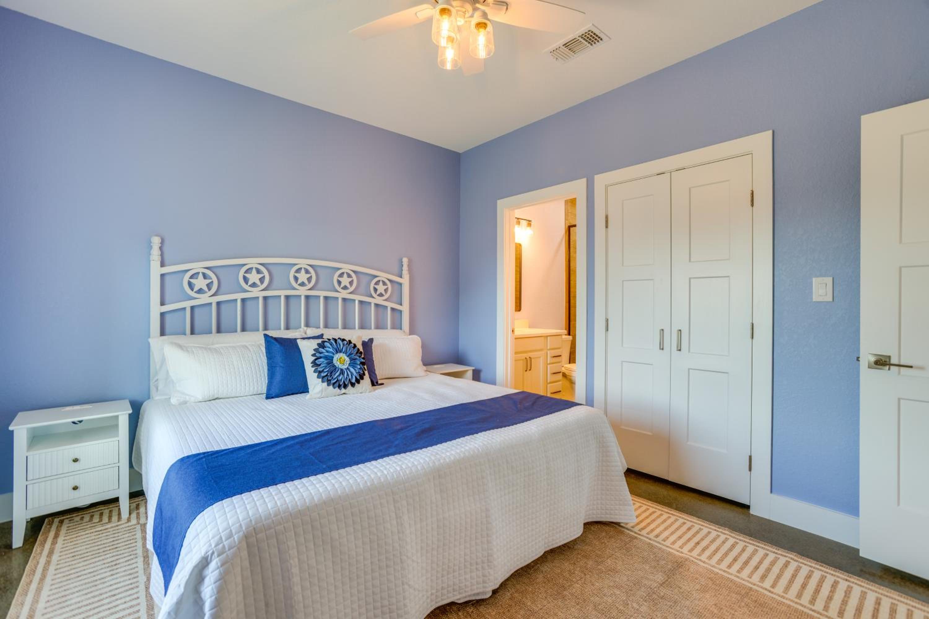 8 Mi to Gulf! Newly Built Townhome in Matagorda