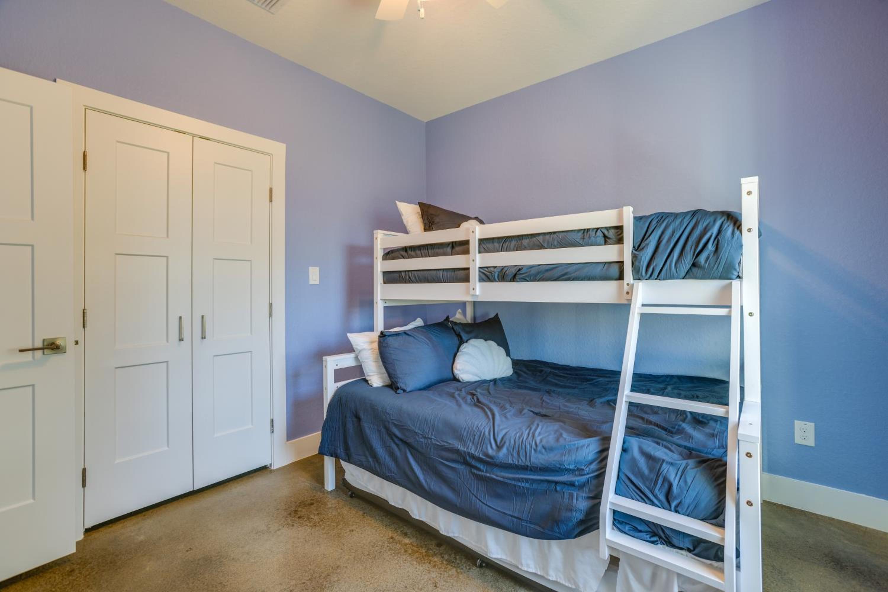 8 Mi to Gulf! Newly Built Townhome in Matagorda