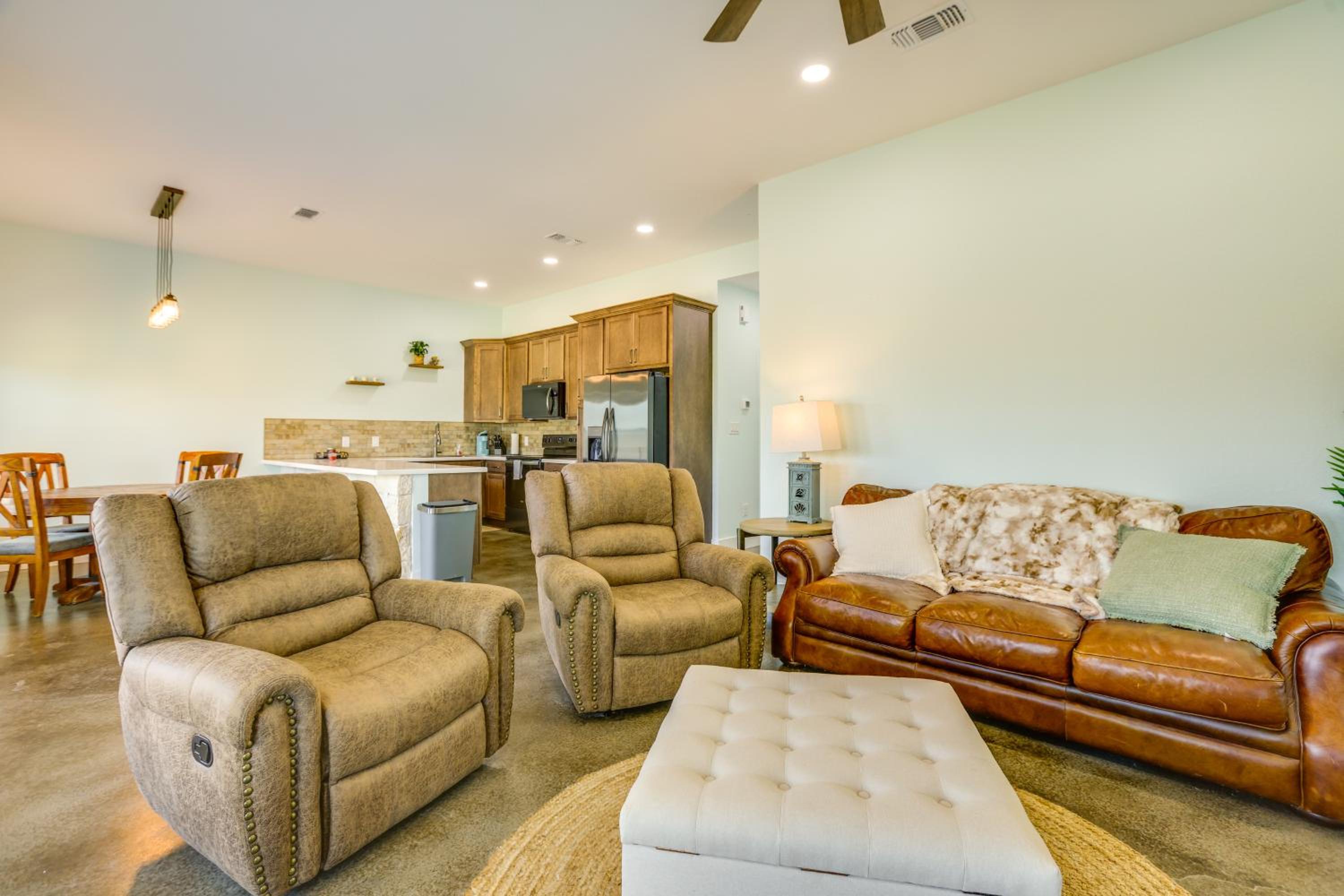 Anglers Paradise Townhome 2 Mi to Matagorda Bay
