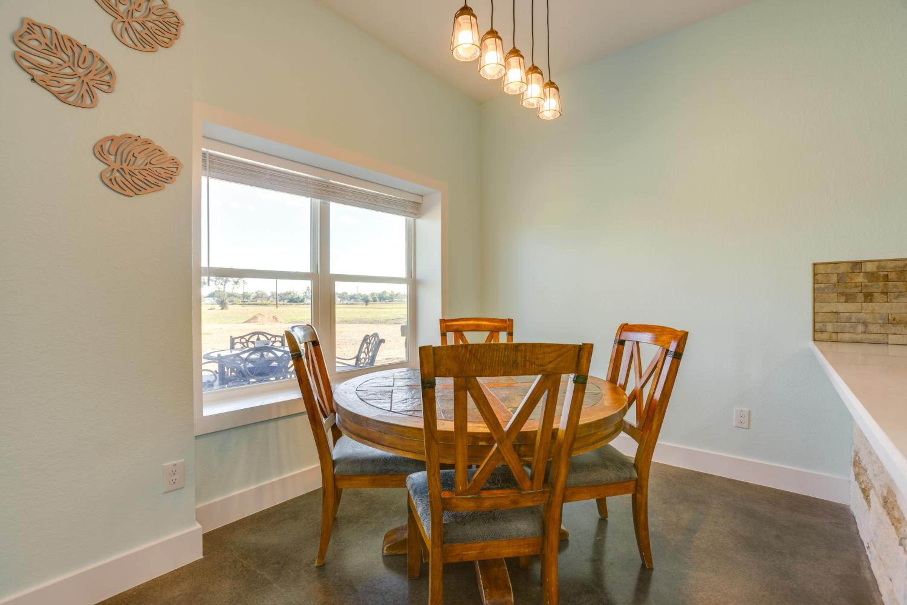 Anglers Paradise Townhome 2 Mi to Matagorda Bay