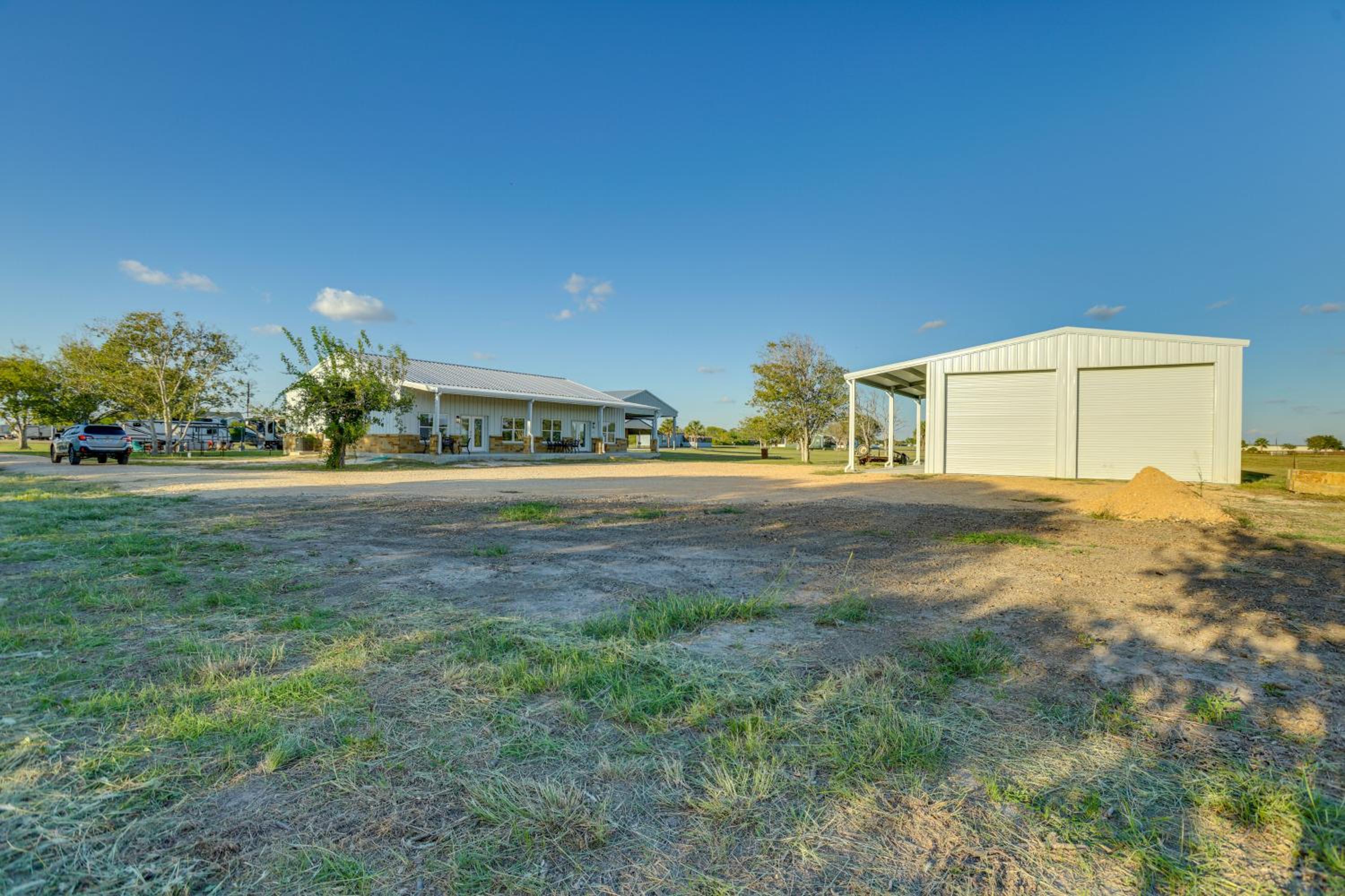 Anglers Paradise Townhome 2 Mi to Matagorda Bay