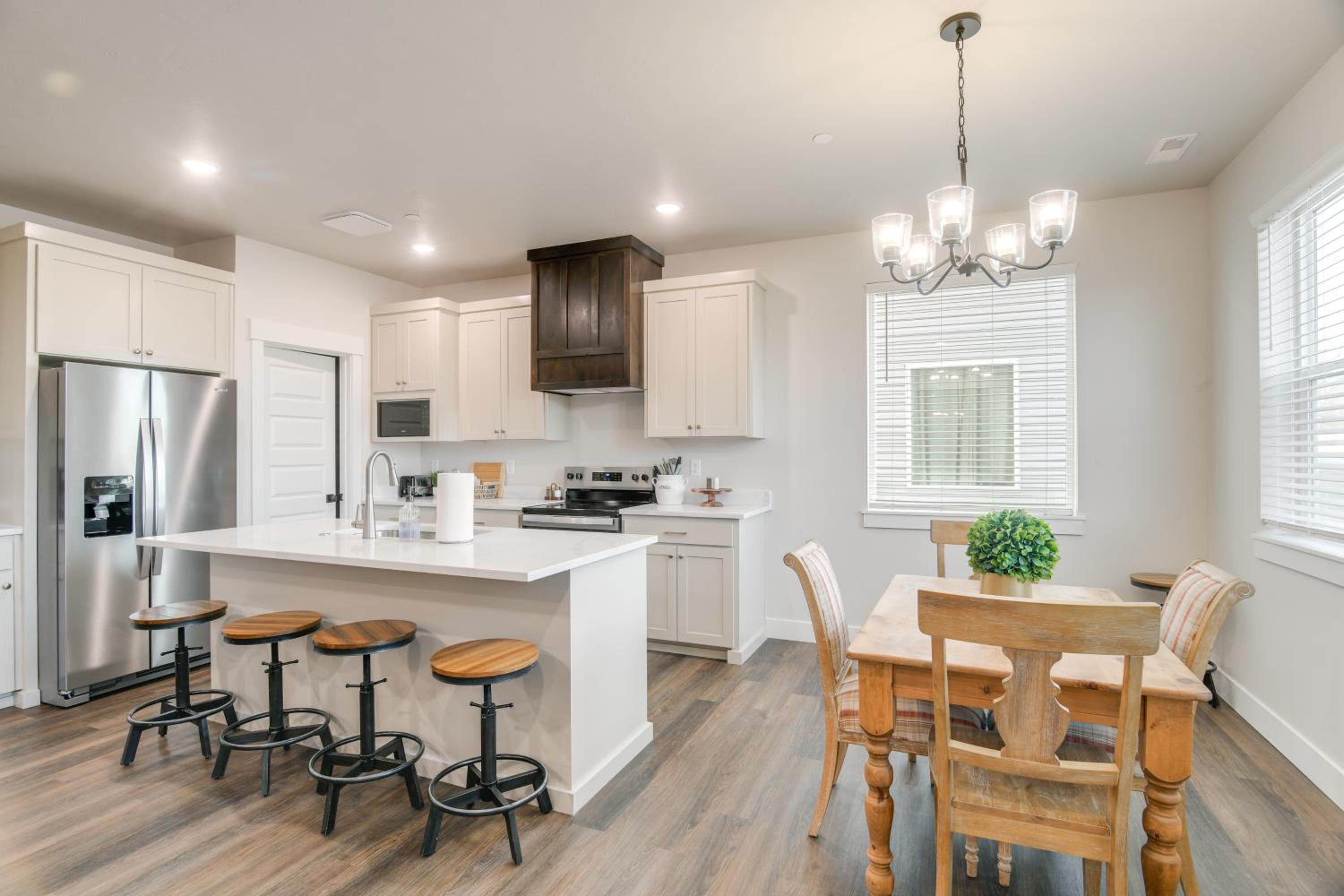 2 Mi to Hospitals Newly Built Idaho Falls Retreat