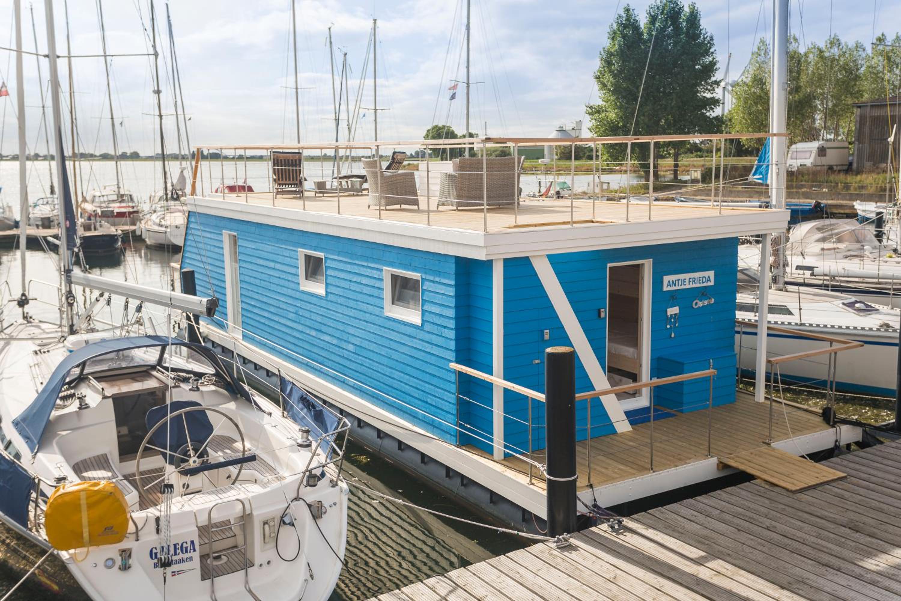 Ferienhaus auf dem Wasser - Hausboot Antje Frieda