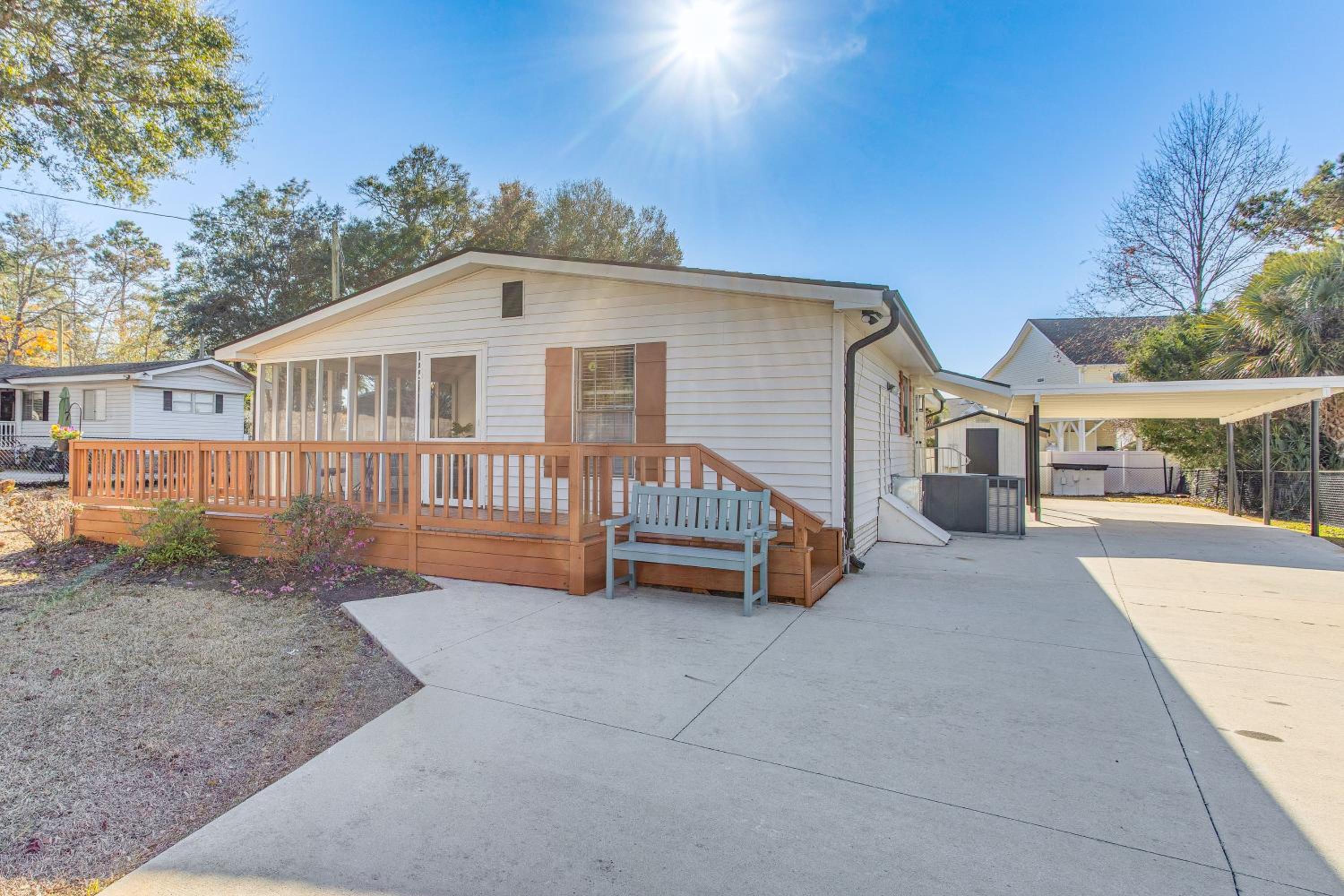 Walk to Beach! Dog-Friendly Home in Murrells Inlet