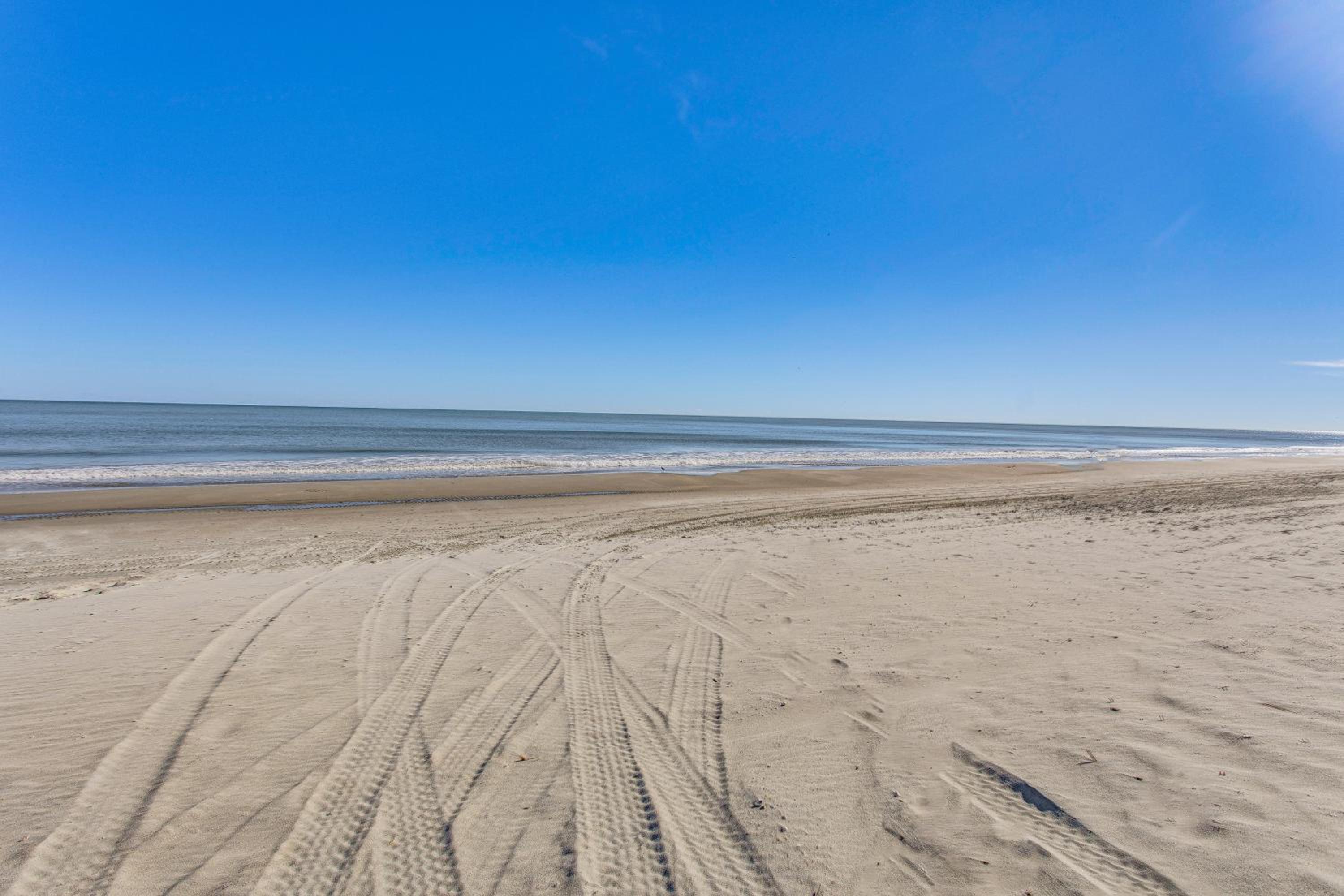 Walk to Beach! Dog-Friendly Home in Murrells Inlet