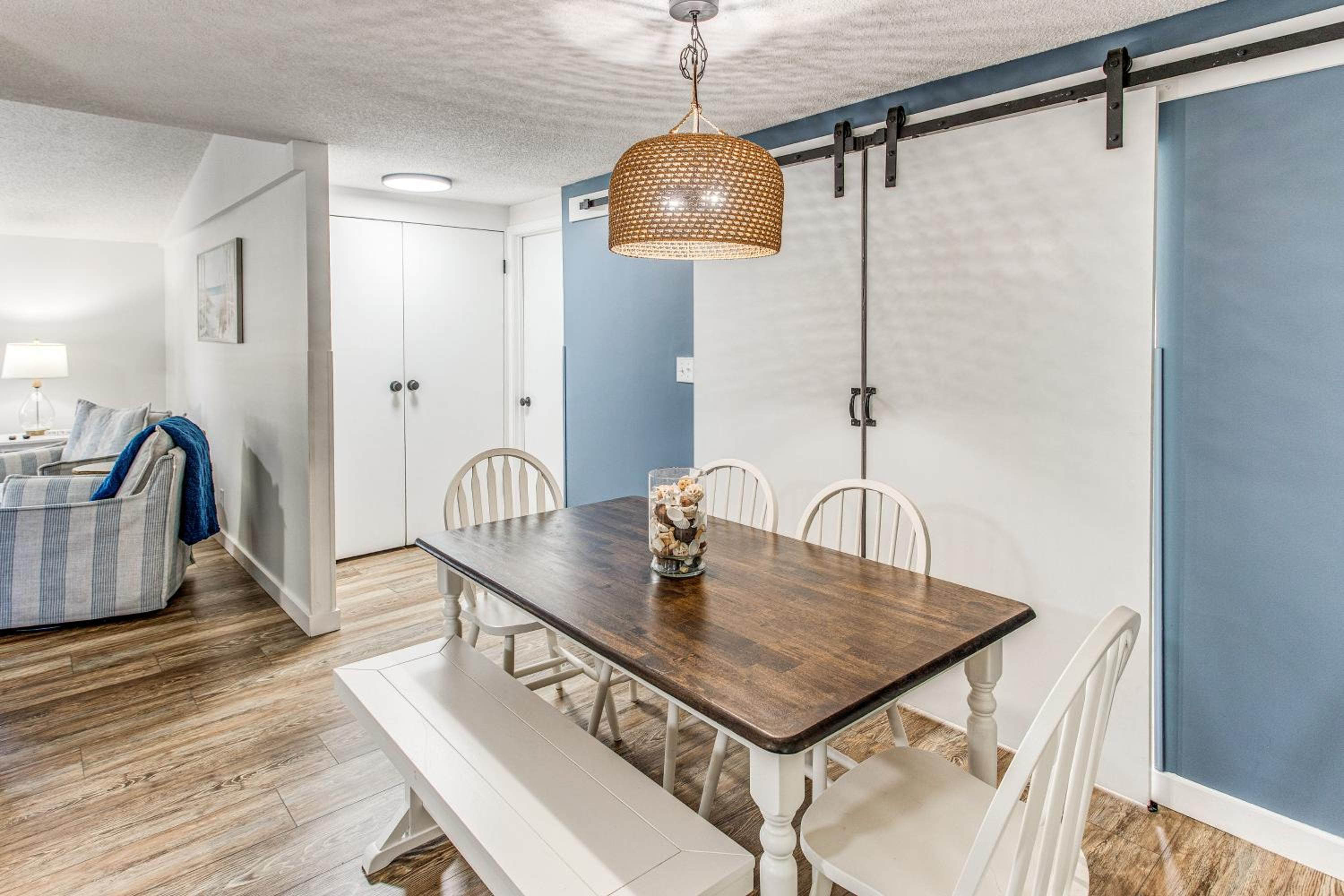 Walk to Beach! Dog-Friendly Home in Murrells Inlet