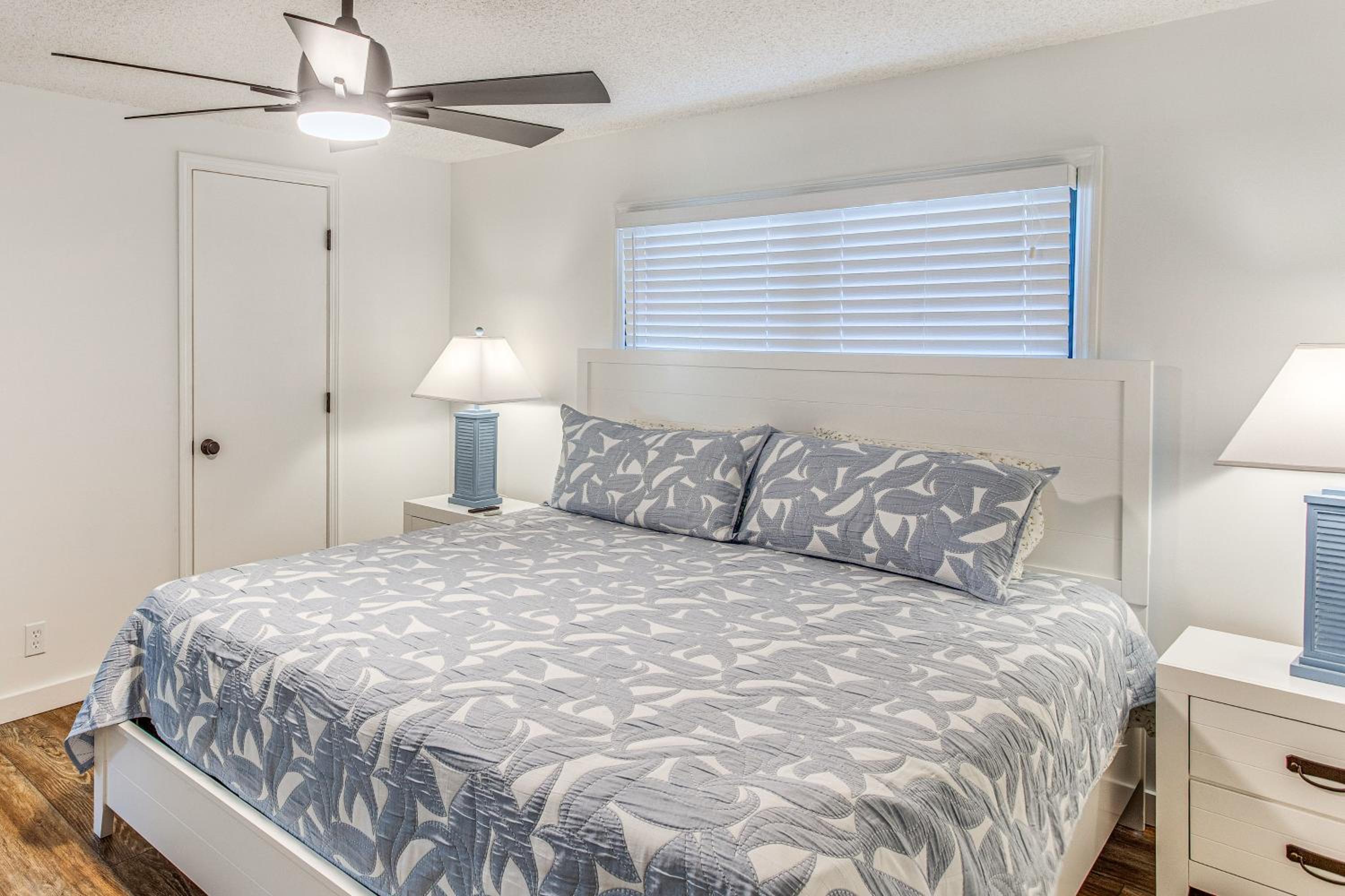 Walk to Beach! Dog-Friendly Home in Murrells Inlet