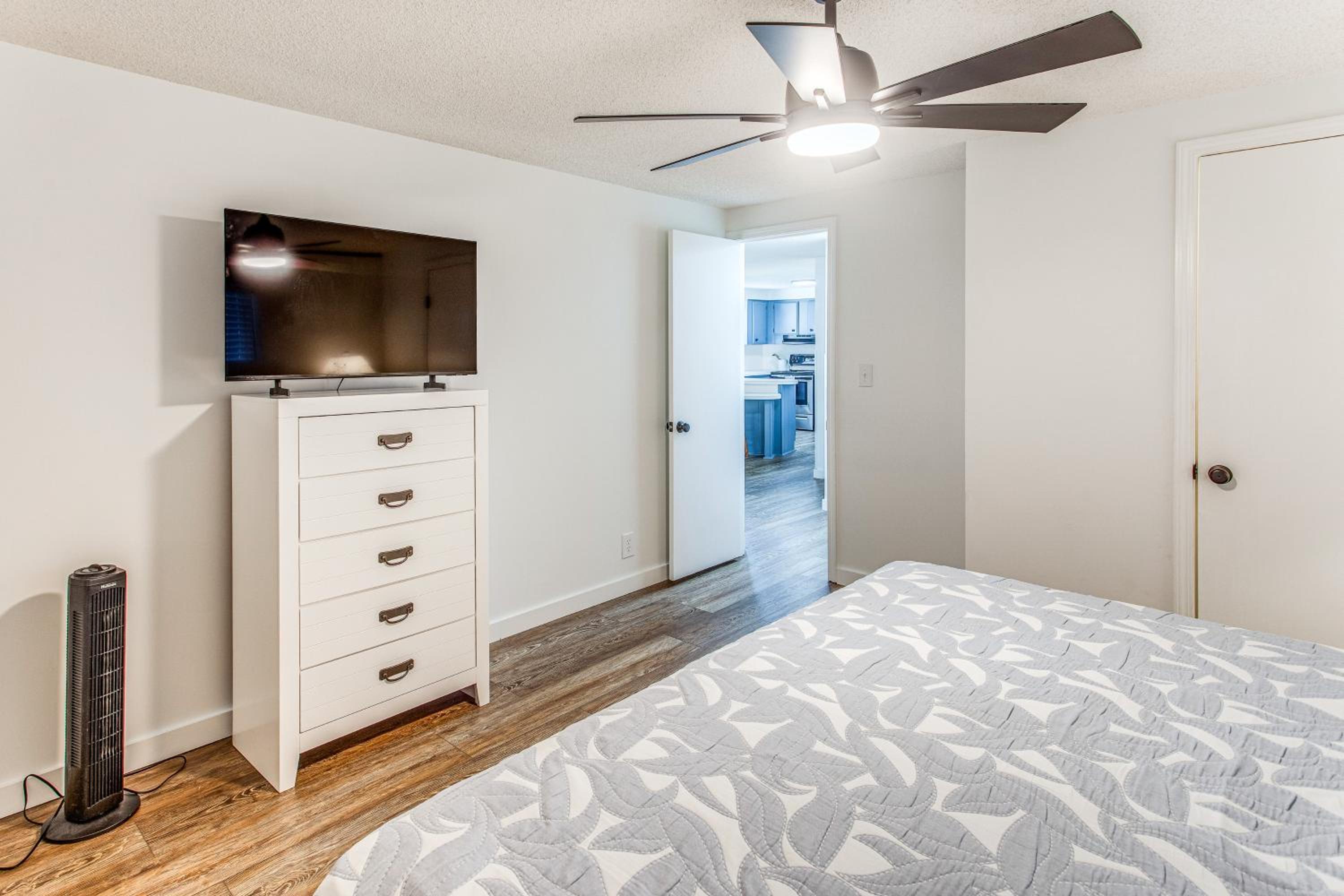 Walk to Beach! Dog-Friendly Home in Murrells Inlet