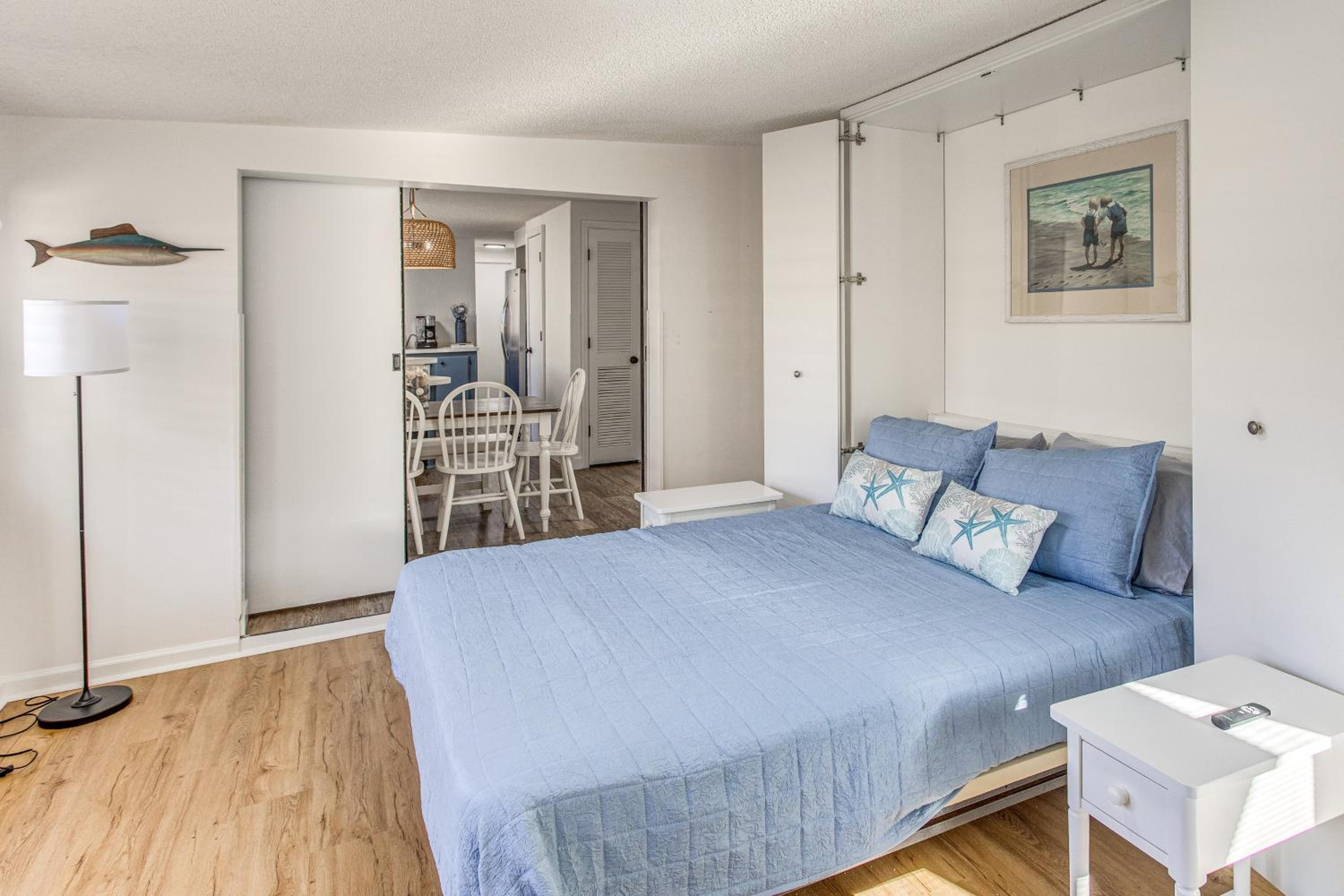 Walk to Beach! Dog-Friendly Home in Murrells Inlet