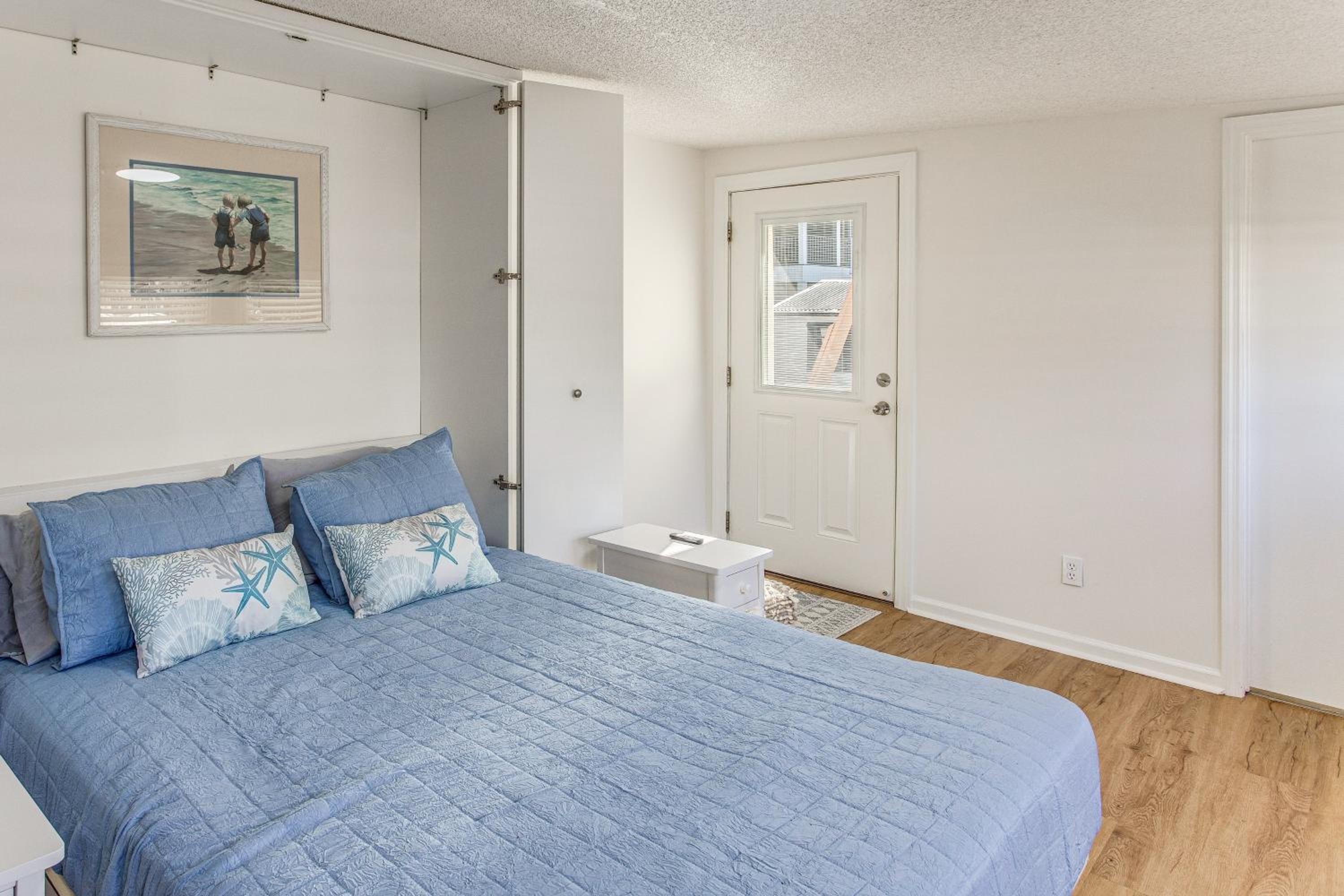 Walk to Beach! Dog-Friendly Home in Murrells Inlet