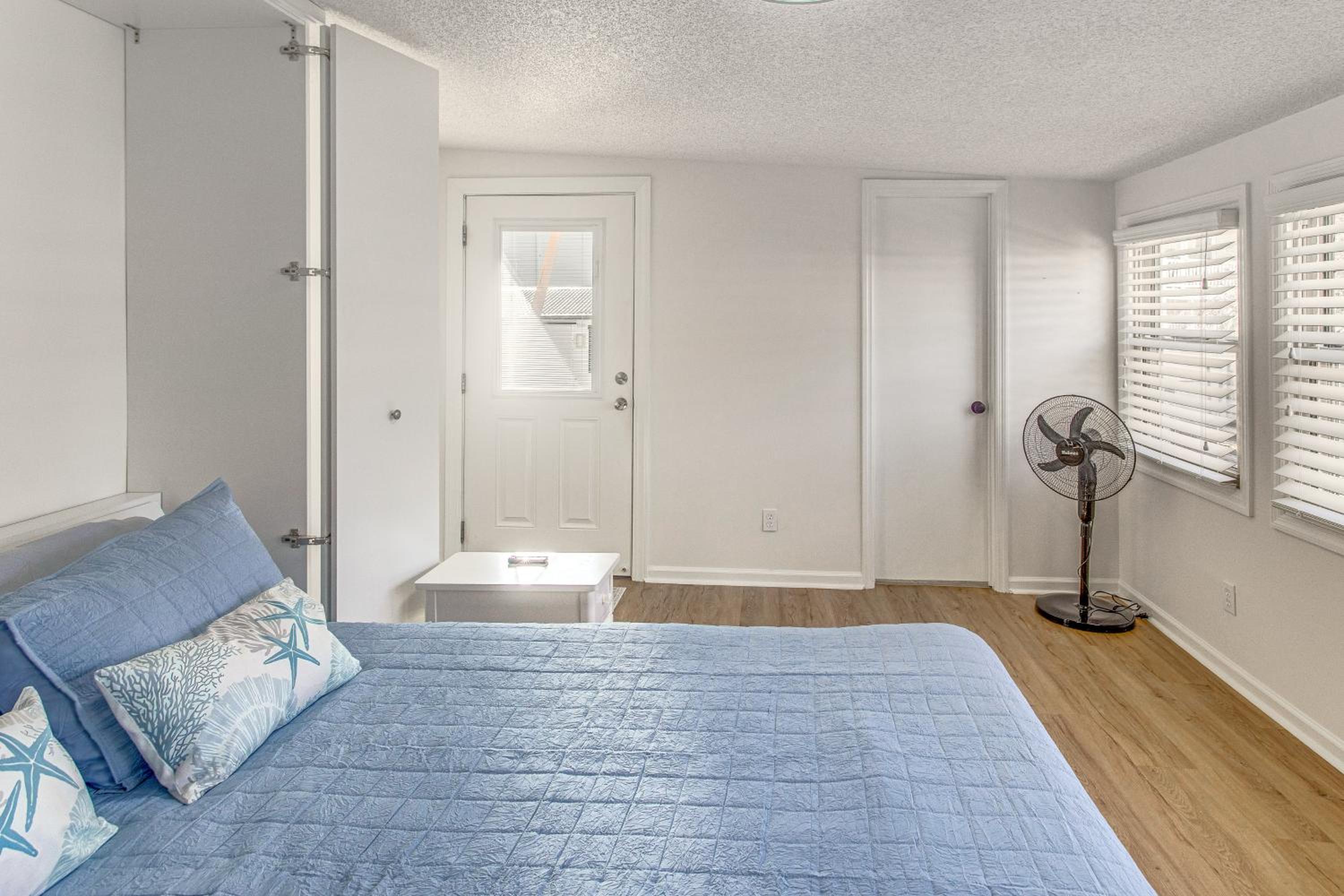 Walk to Beach! Dog-Friendly Home in Murrells Inlet