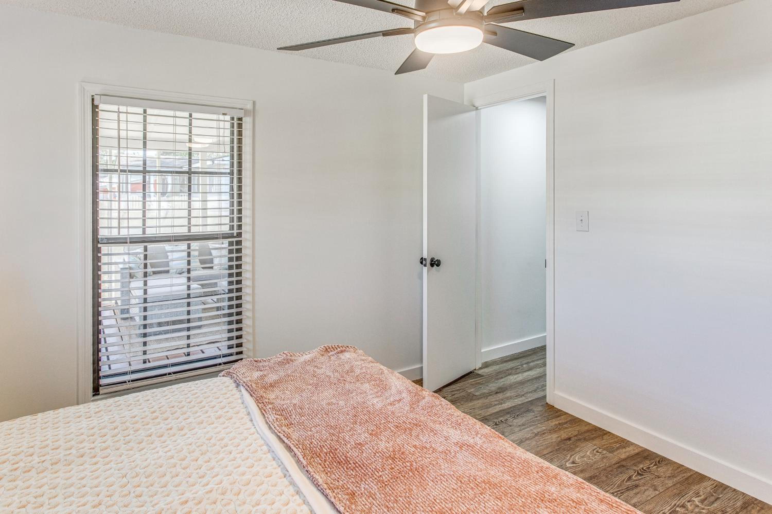 Walk to Beach! Dog-Friendly Home in Murrells Inlet