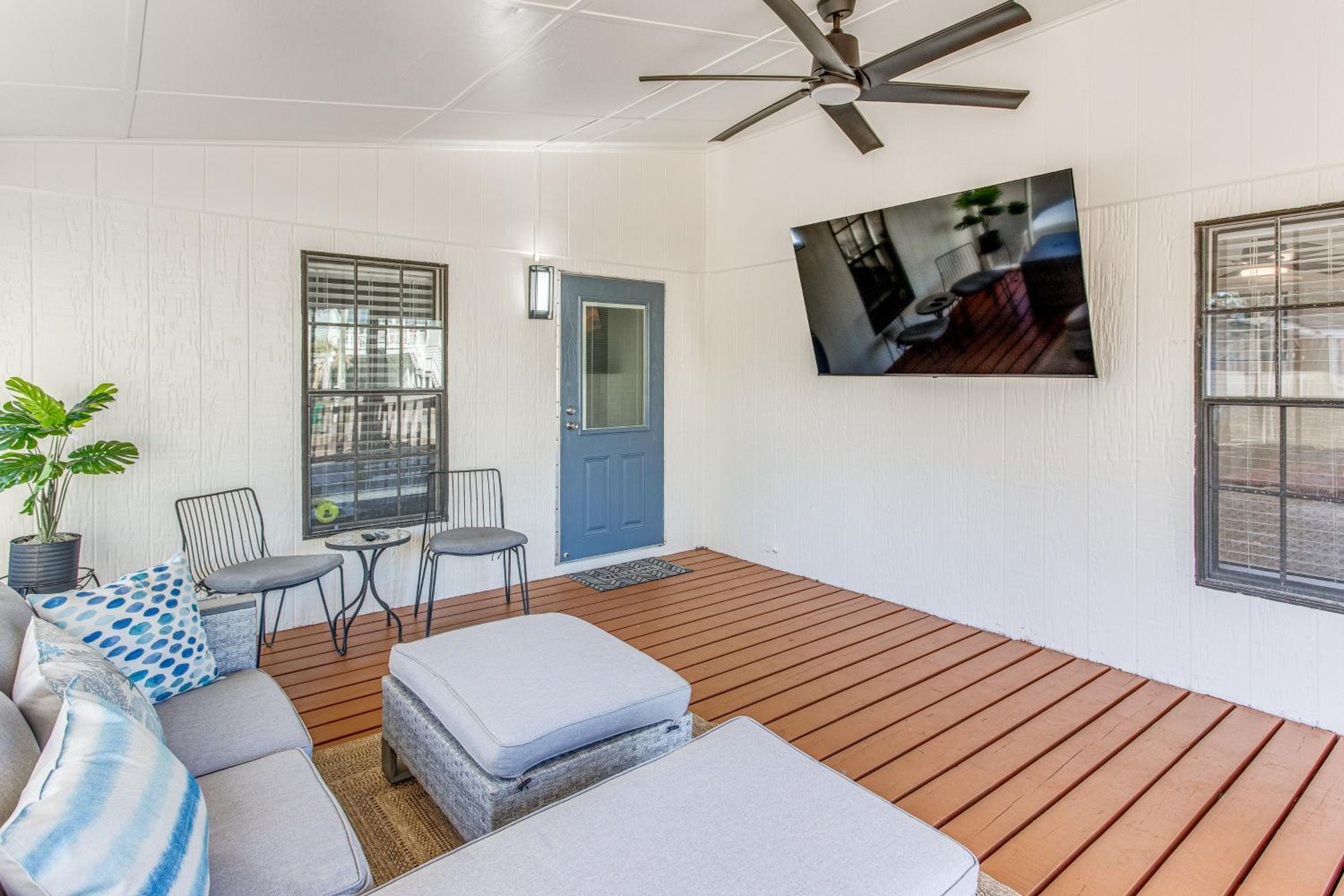 Walk to Beach! Dog-Friendly Home in Murrells Inlet