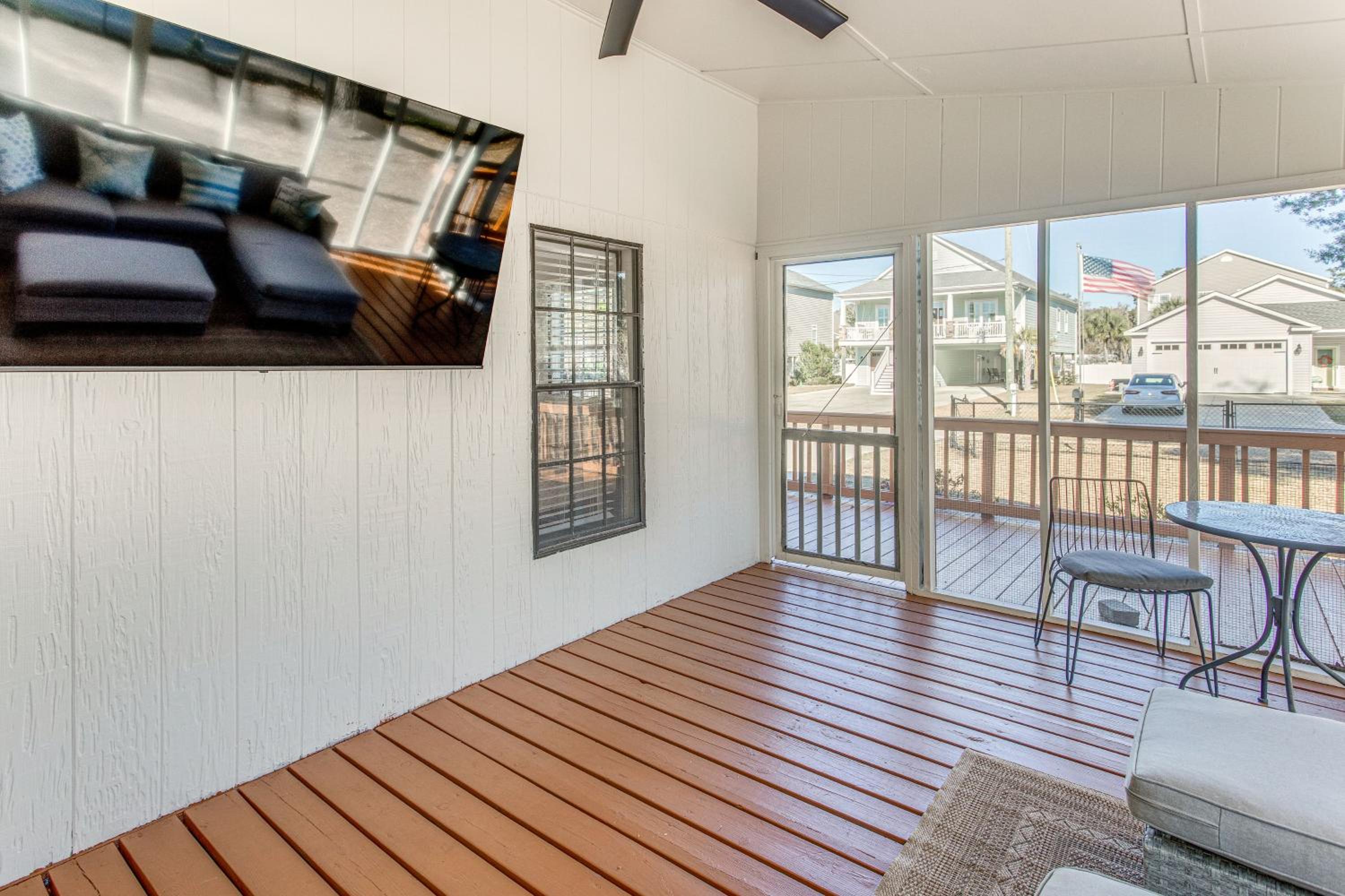 Walk to Beach! Dog-Friendly Home in Murrells Inlet