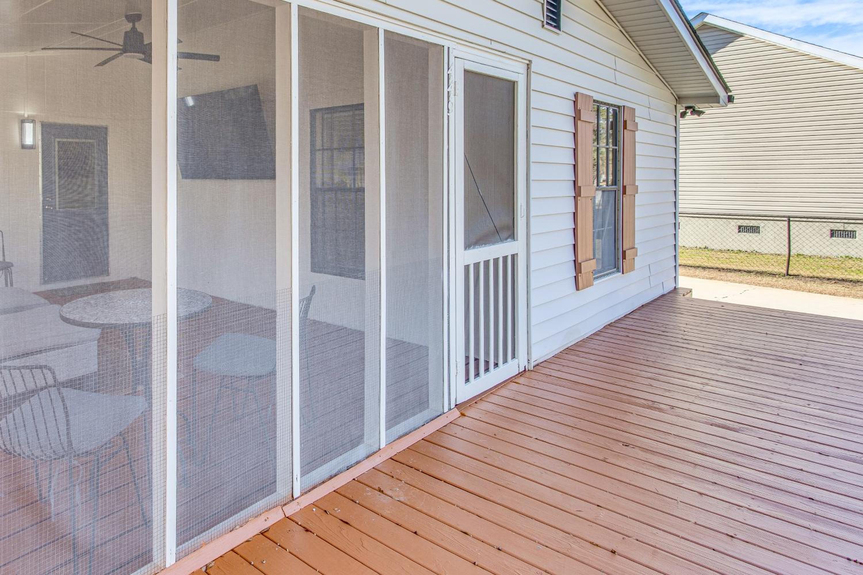 Walk to Beach! Dog-Friendly Home in Murrells Inlet