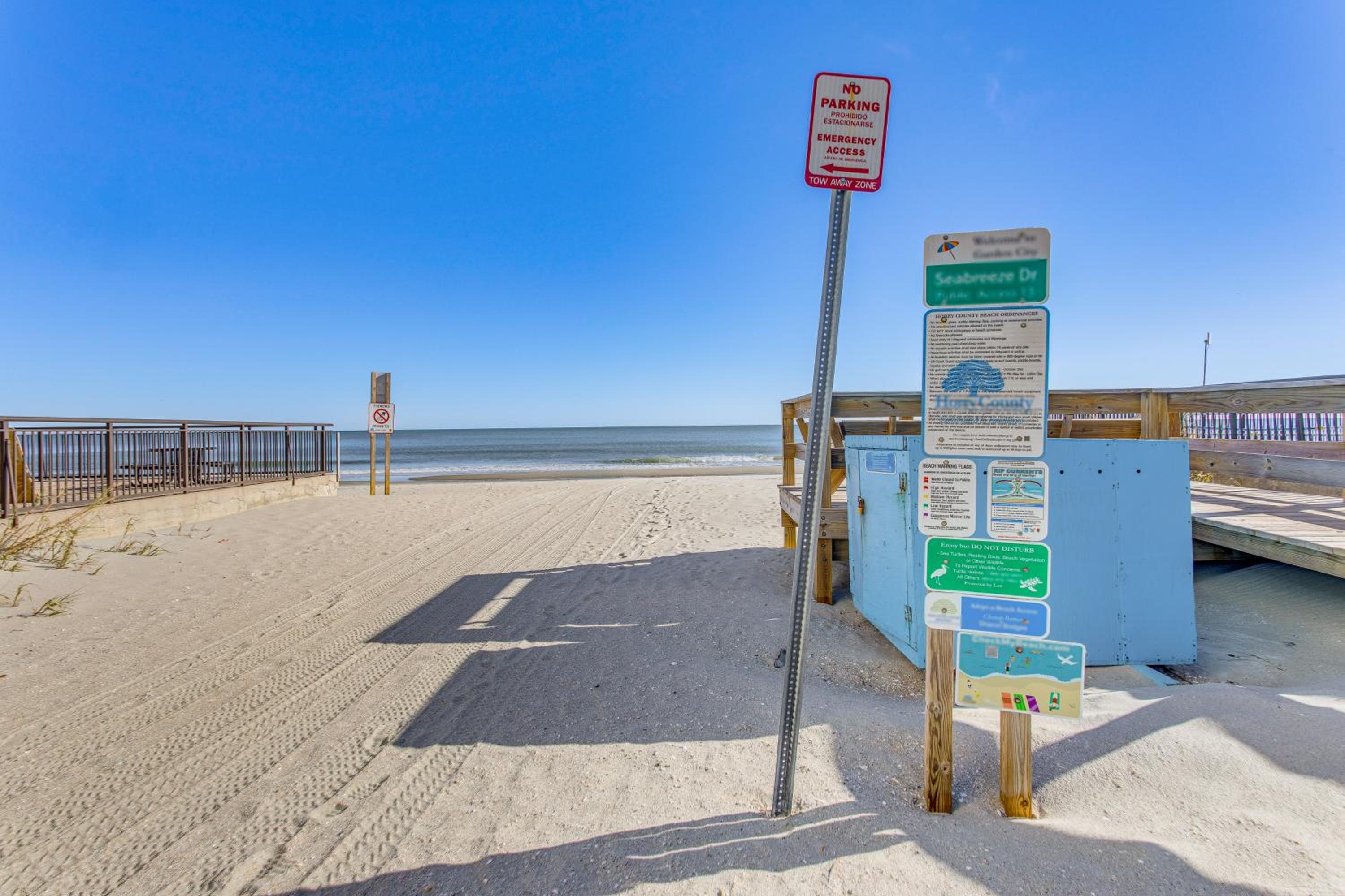 Walk to Beach! Dog-Friendly Home in Murrells Inlet