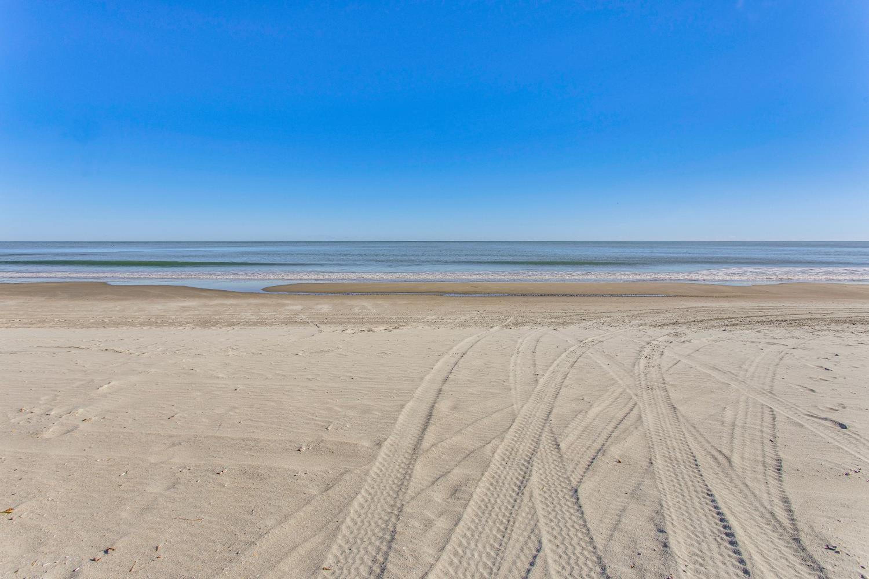 Walk to Beach! Dog-Friendly Home in Murrells Inlet