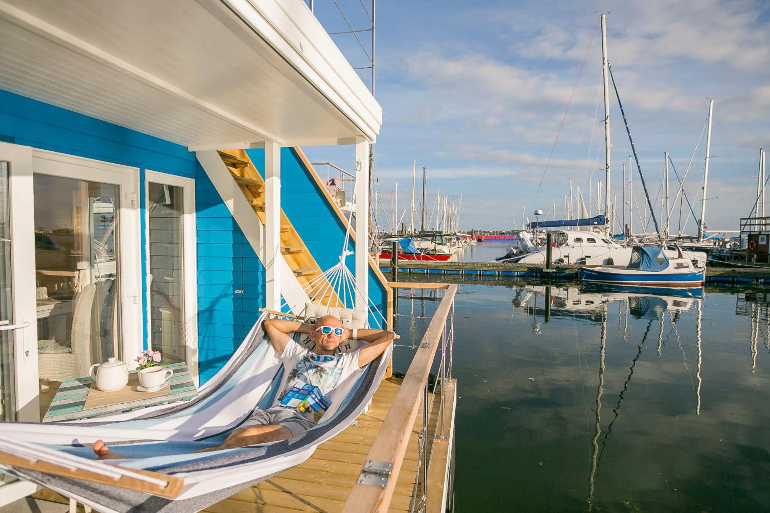 Ferienhaus auf dem Wasser - Hausboot Antje Frieda