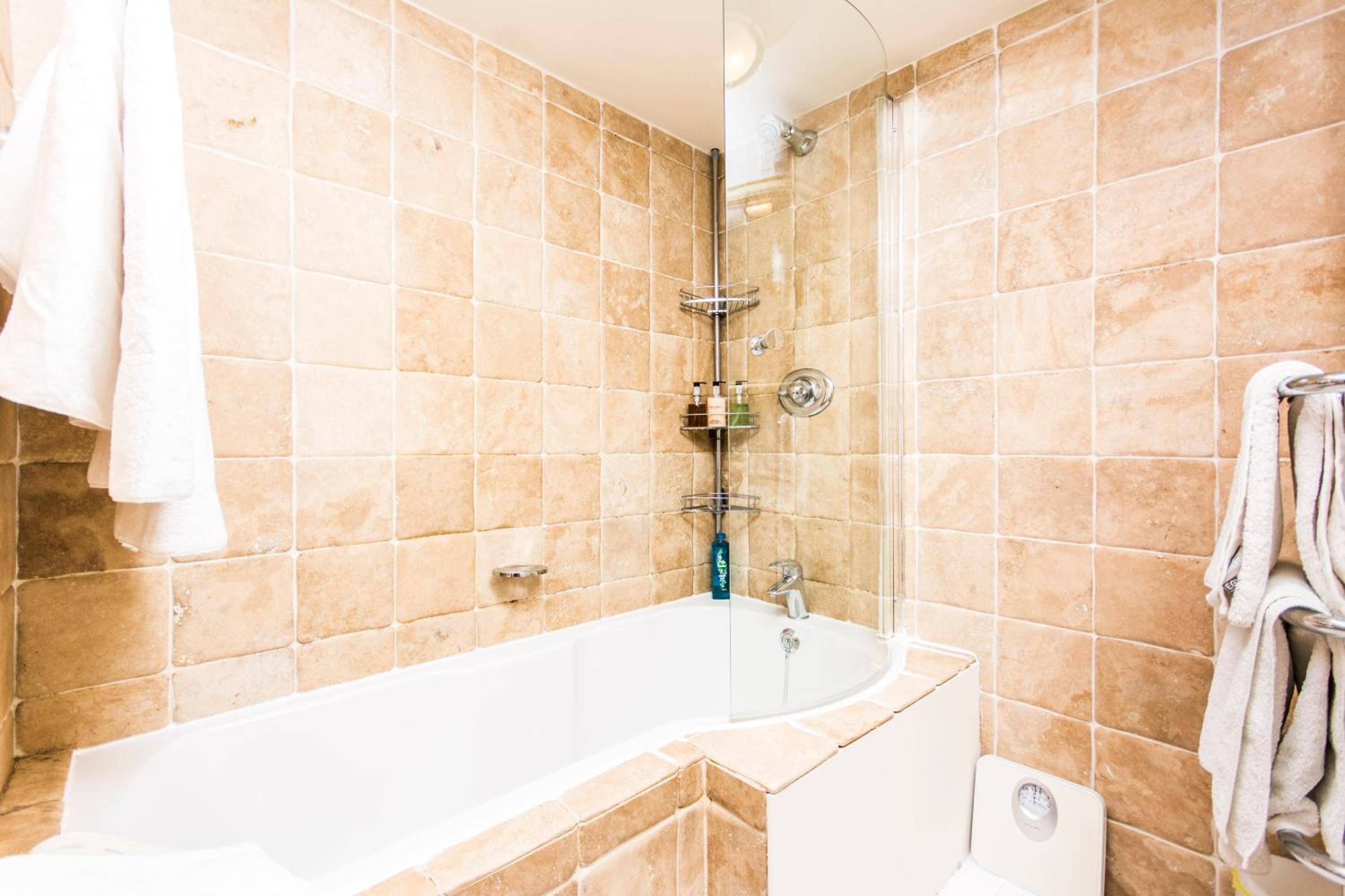 Self Catering Accommodation, Cornerstones, 16th Century Luxury House overlooking the River