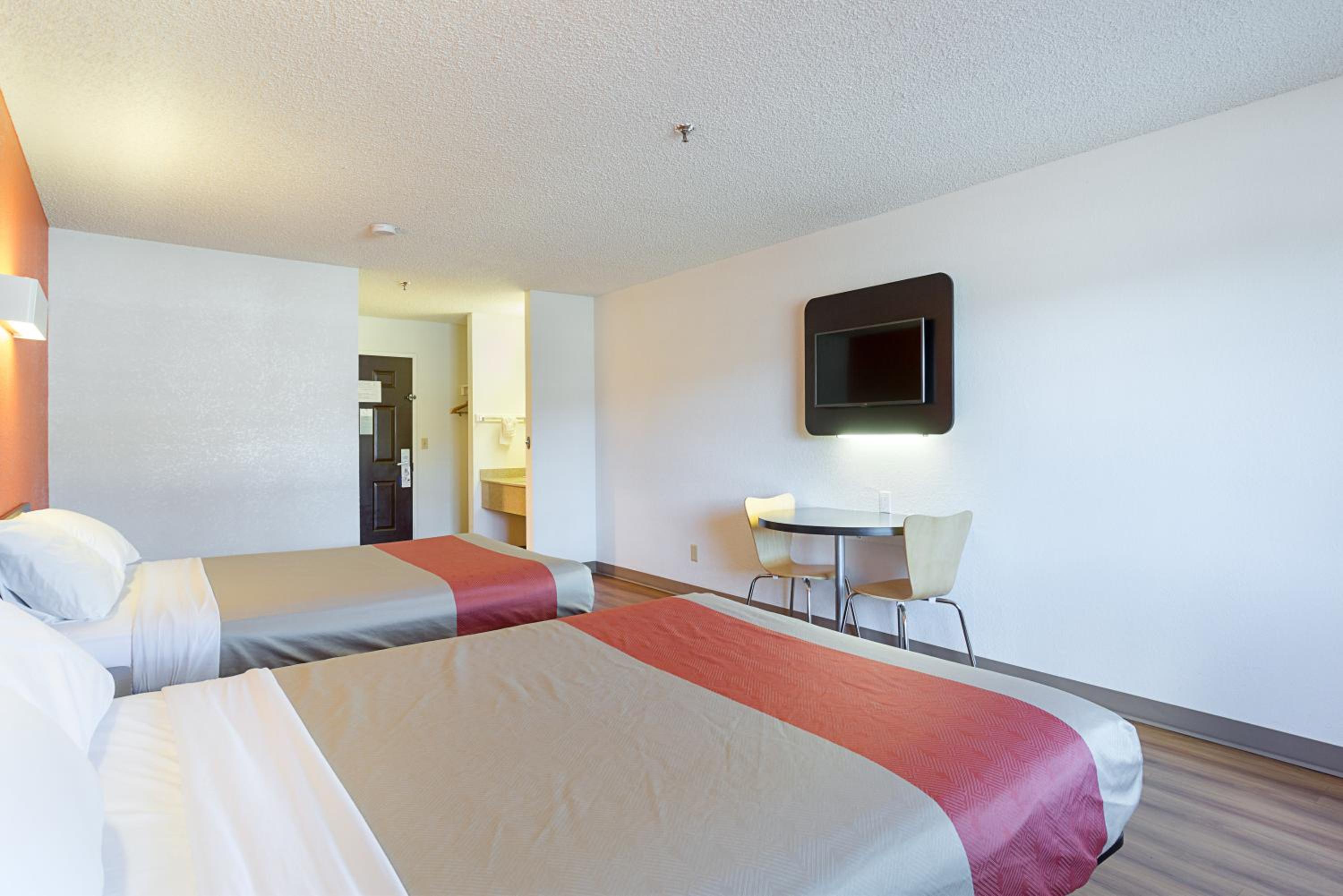 Williams Vacations - Motel 6-Williams, AZ - West - Grand Canyon - Property Image 1