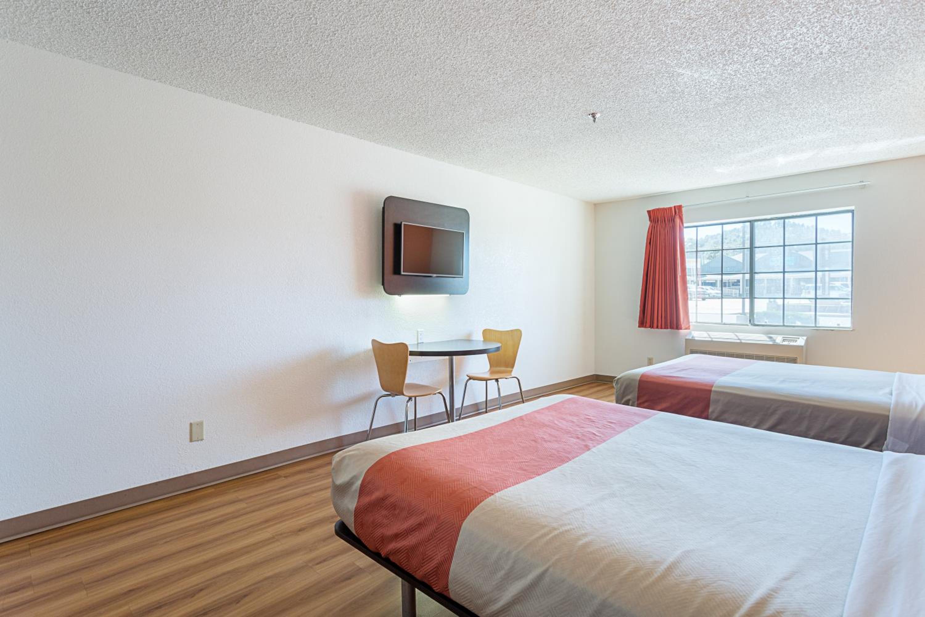 Williams Vacations - Motel 6-Williams, AZ - West - Grand Canyon - Property Image 9