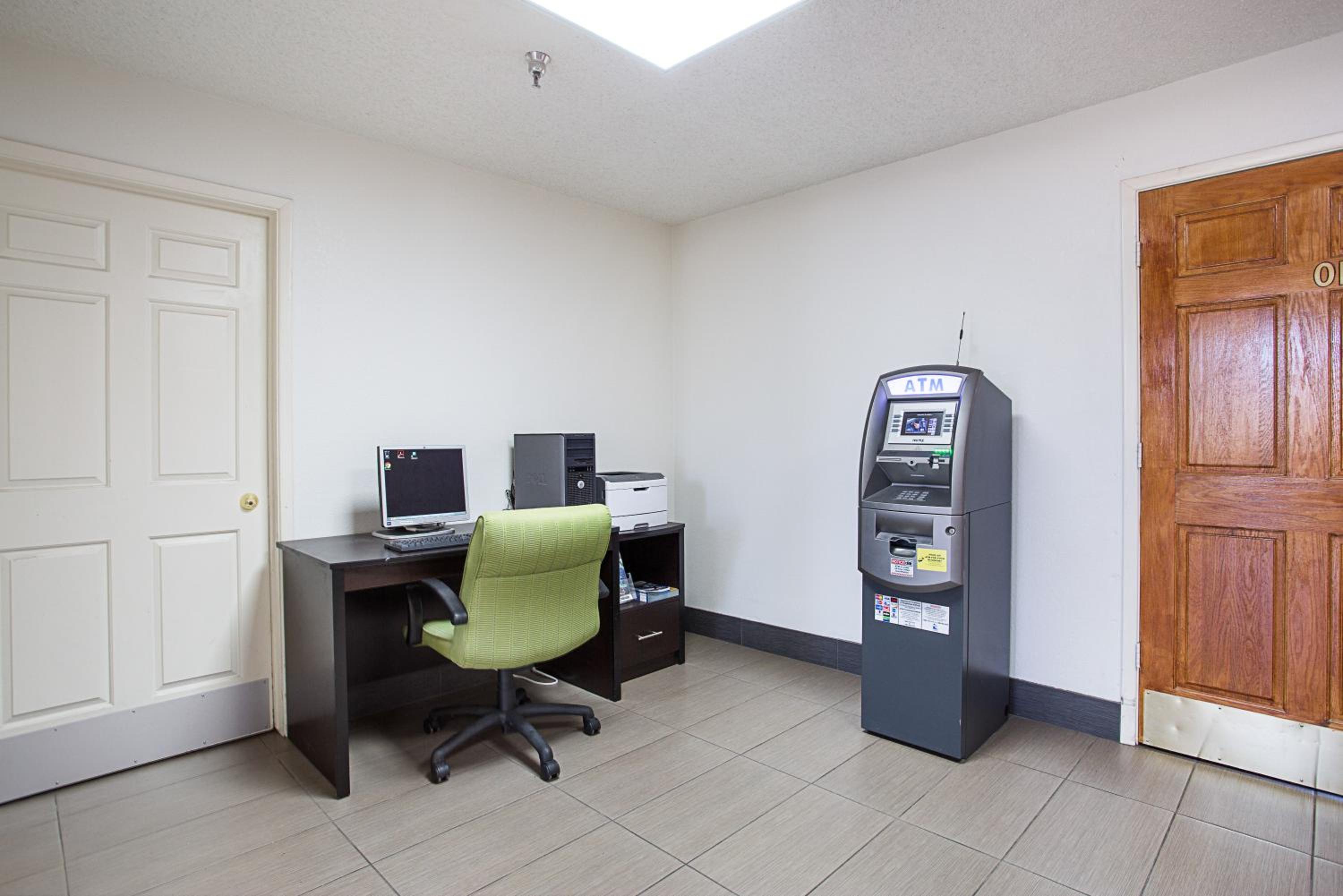 Williams Vacations - Motel 6-Williams, AZ - West - Grand Canyon - Property Image 7