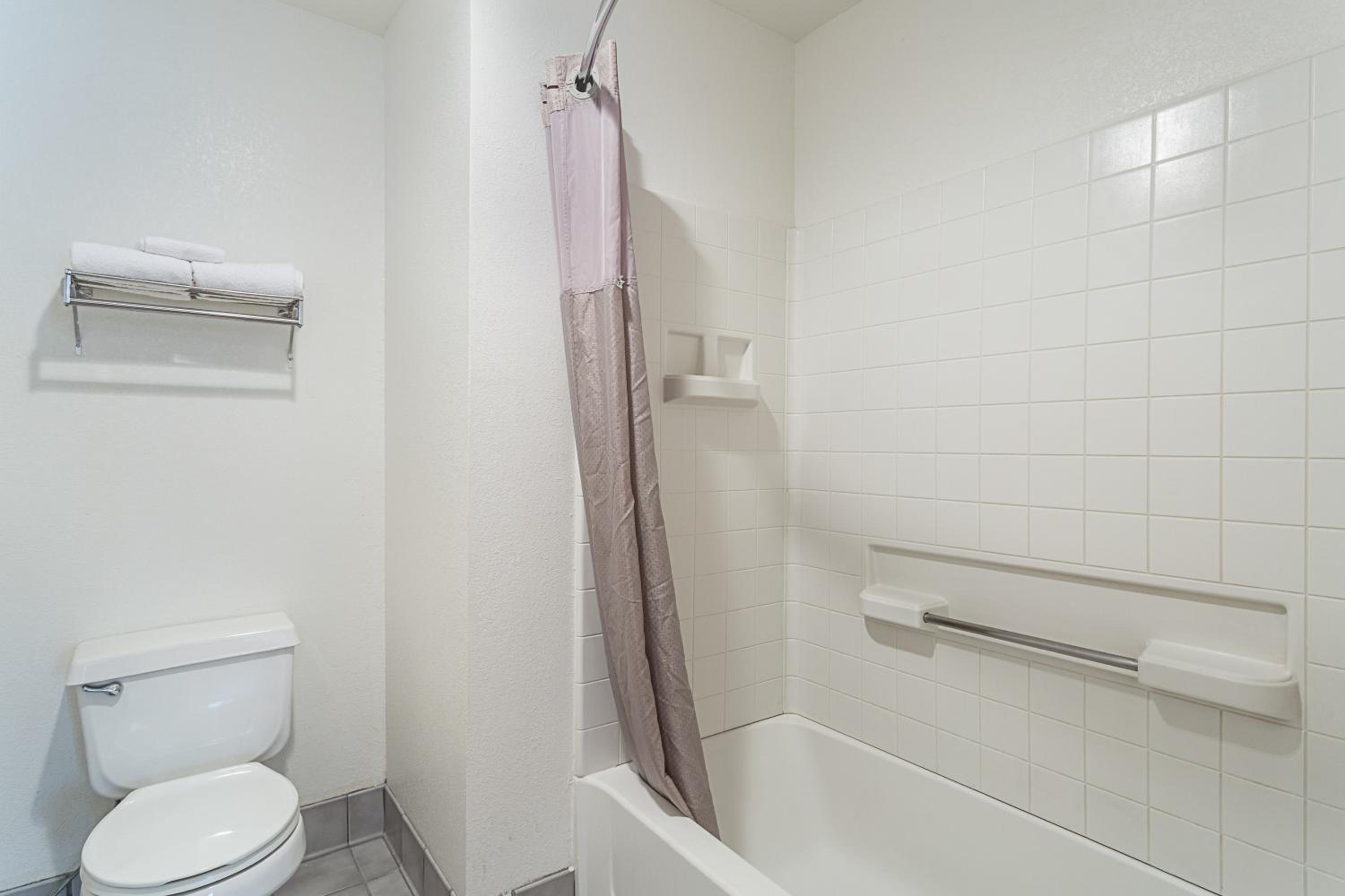 Williams Vacations - Motel 6-Williams, AZ - West - Grand Canyon - Property Image 6
