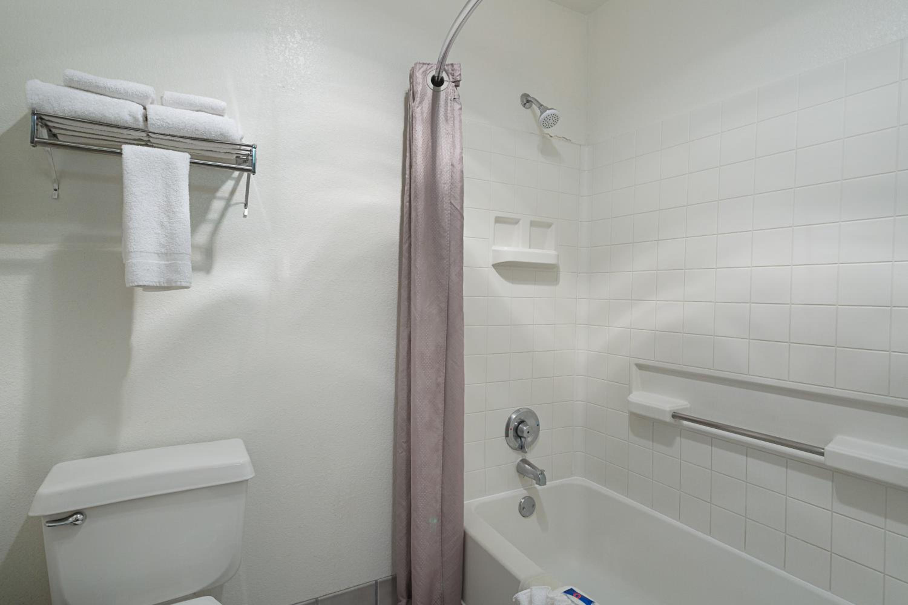Williams Vacations - Motel 6-Williams, AZ - West - Grand Canyon - Property Image 5