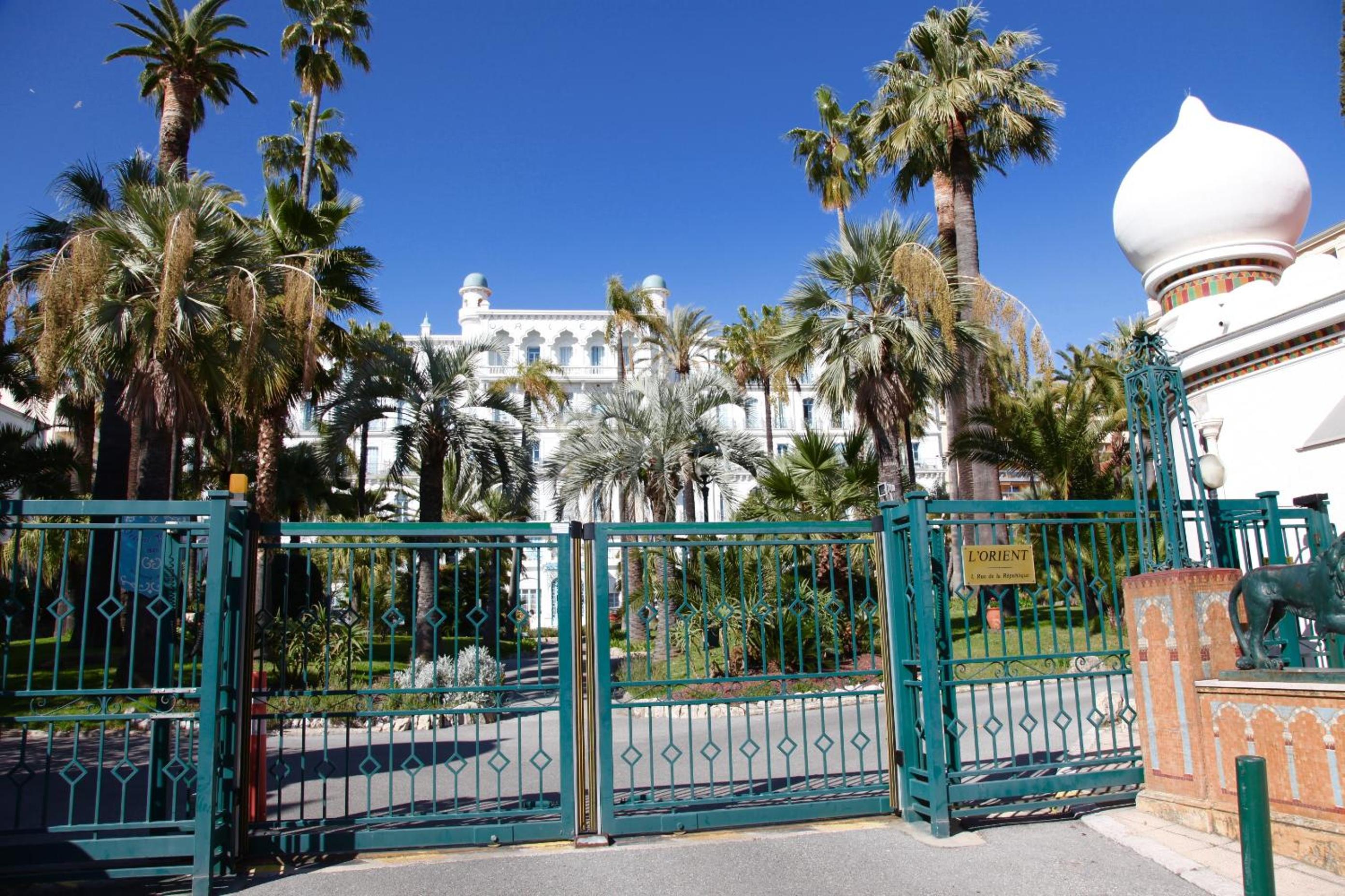 L'Orient Palace Apartments