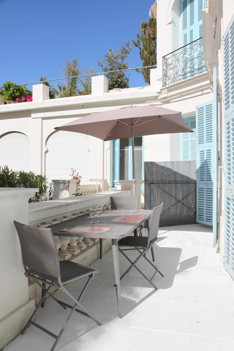 L'Orient Palace Apartments