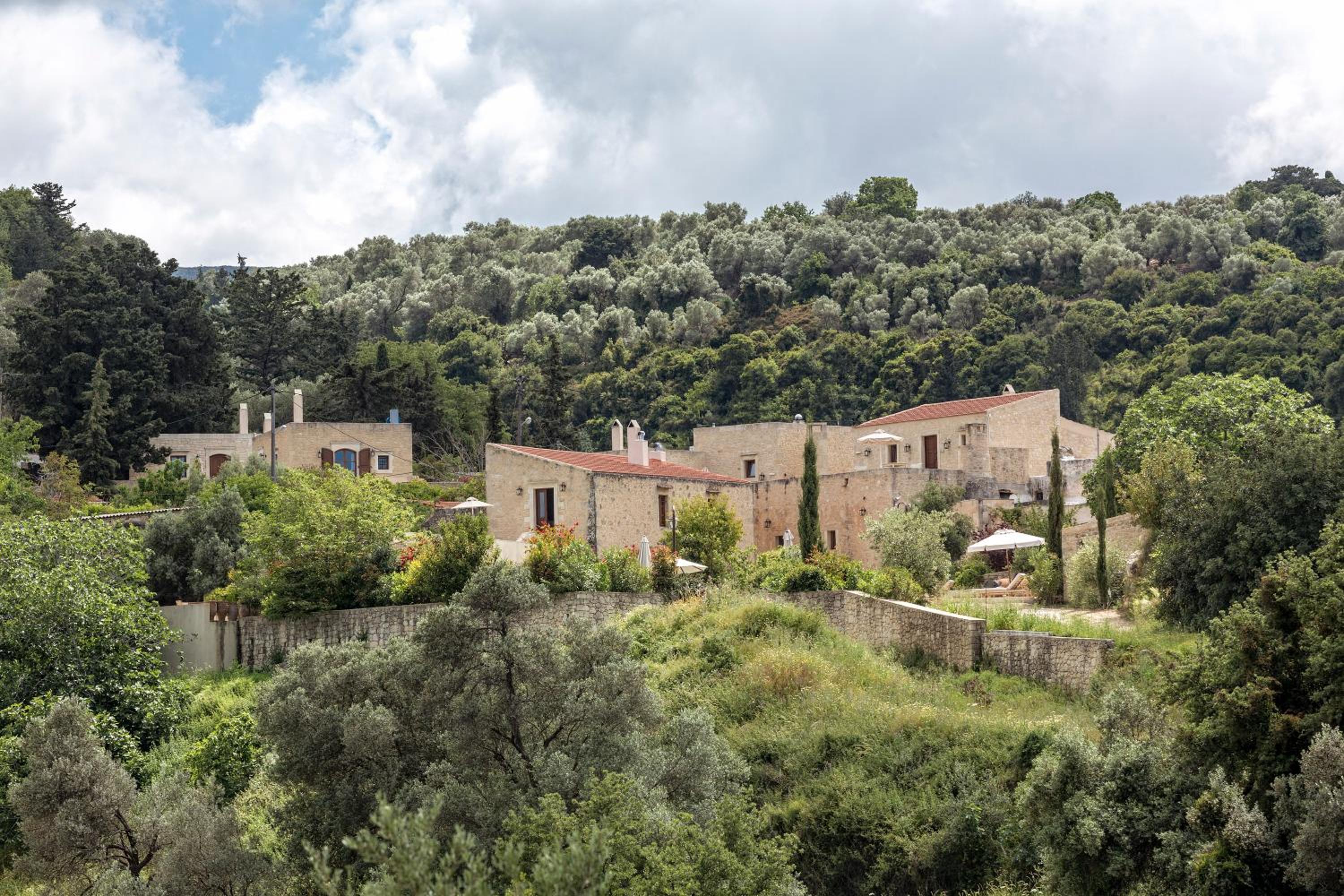 Hotel Kapsaliana Village Hotel - Image 1