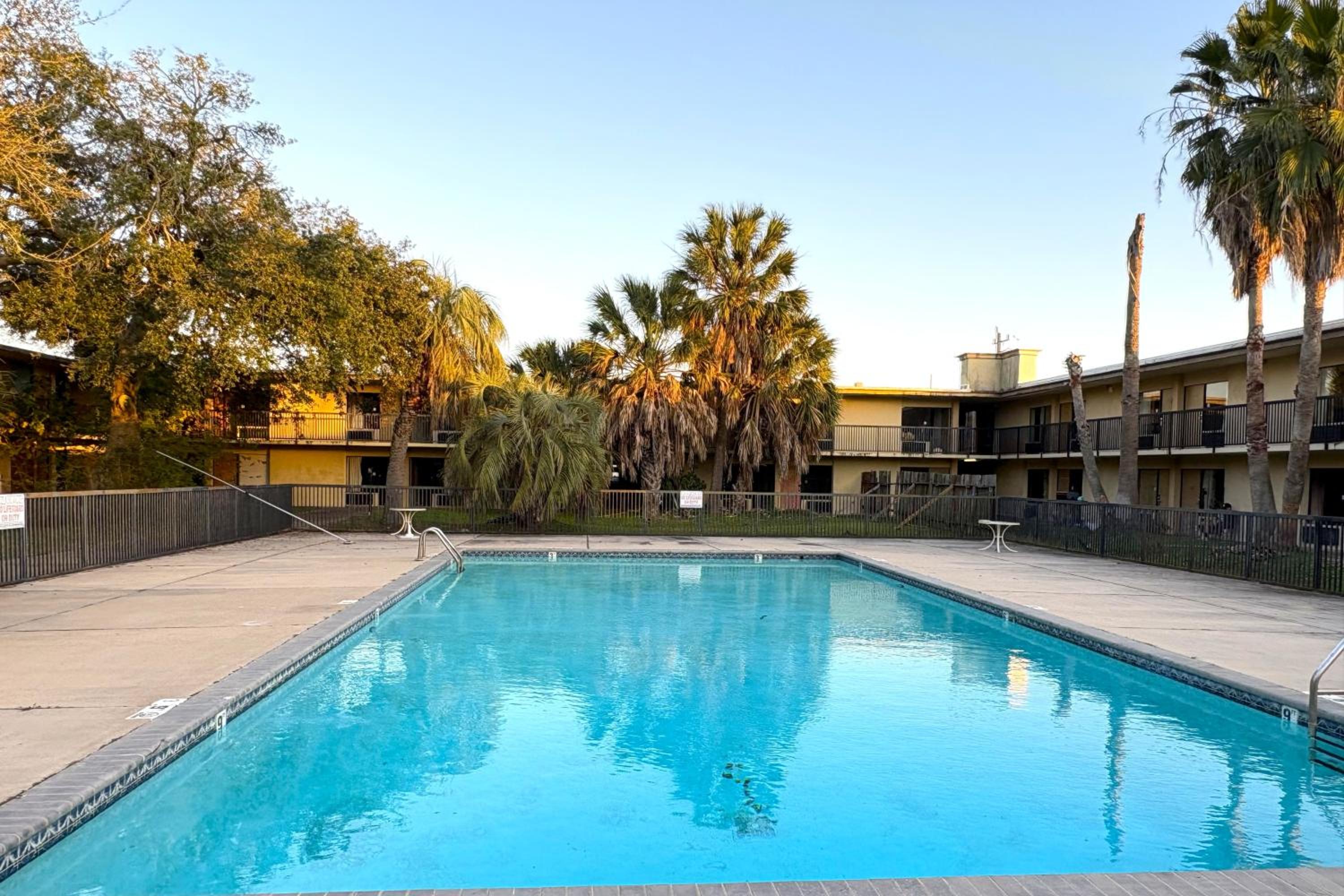 Motel 19 By Capital O Baytown I-10
