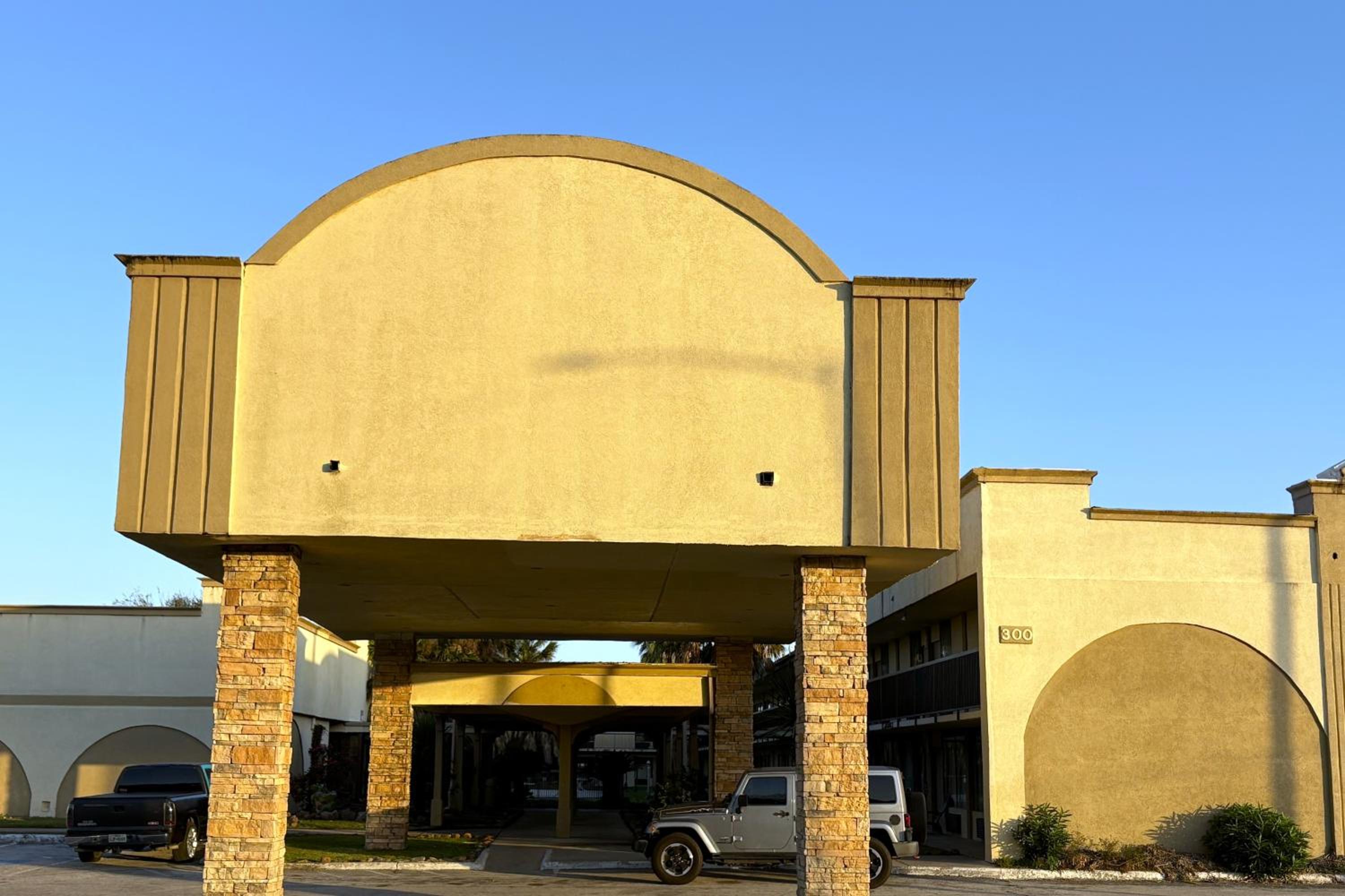 Motel 19 By Capital O Baytown I-10