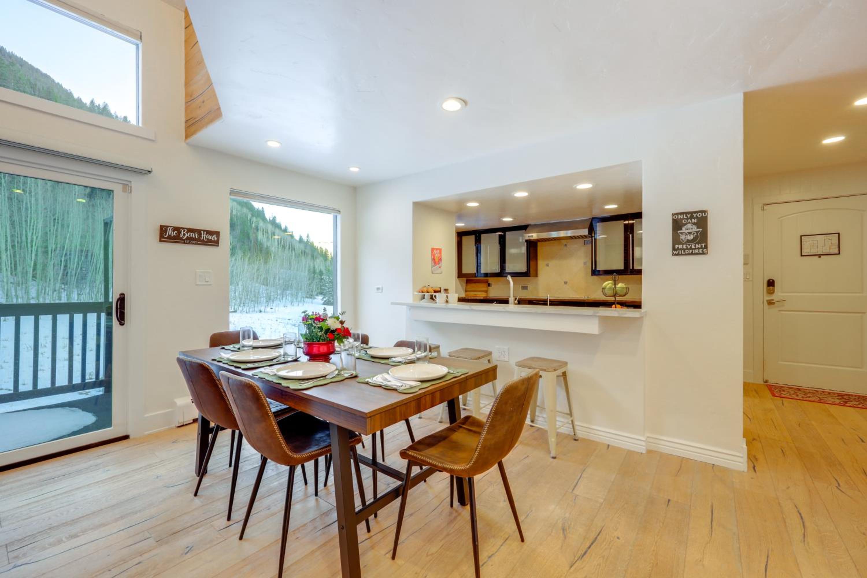 5 Mi to Vail Ski Resort! Cozy Condo with Mtn Views