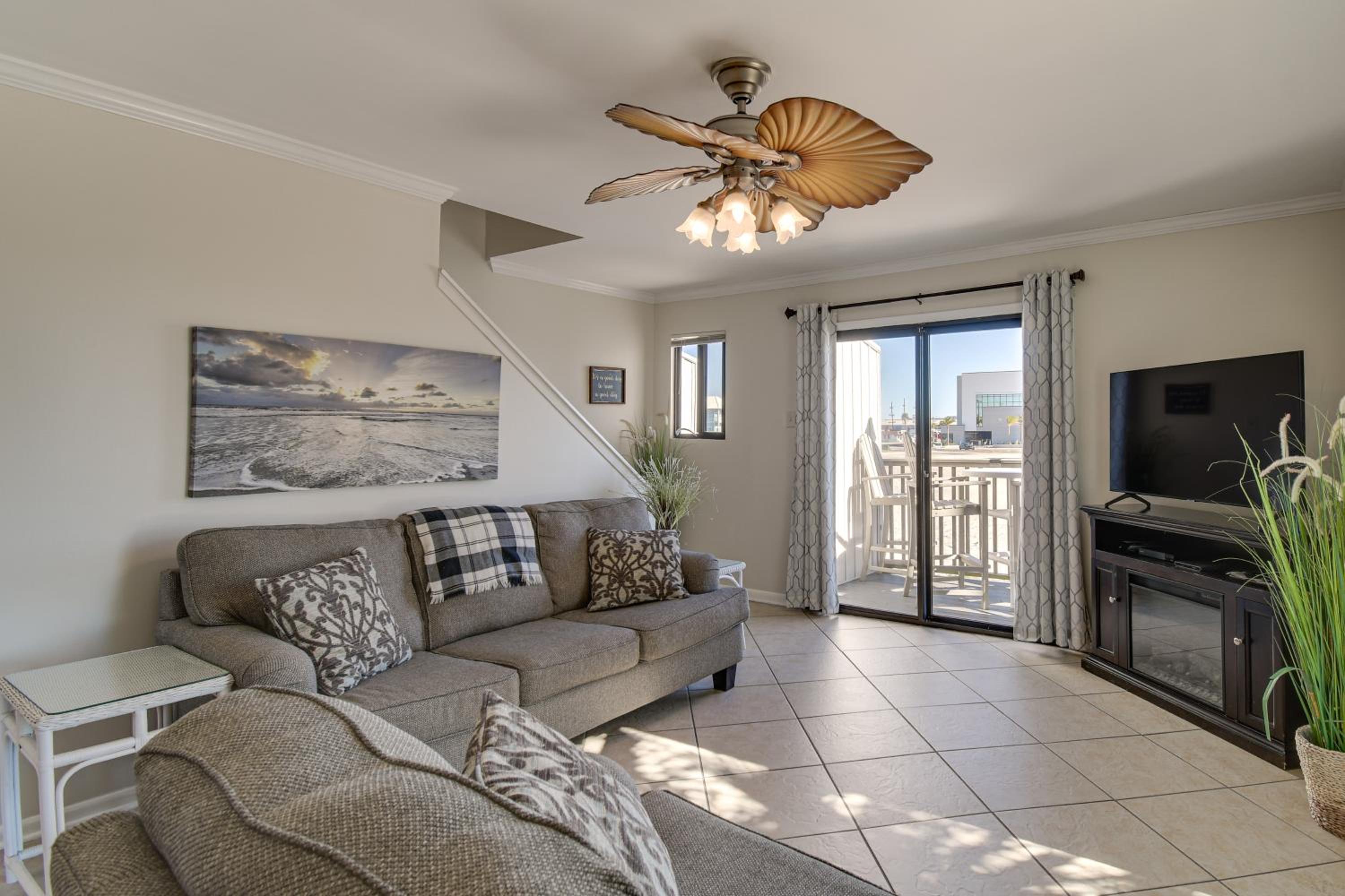 Absolute Best Location! Heart of Gulf Shores Condo