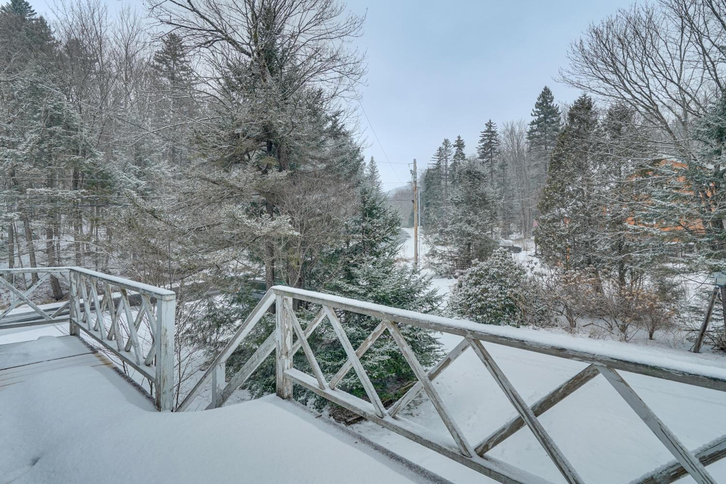 3 Mi to Mount Snow Spacious West Dover Home
