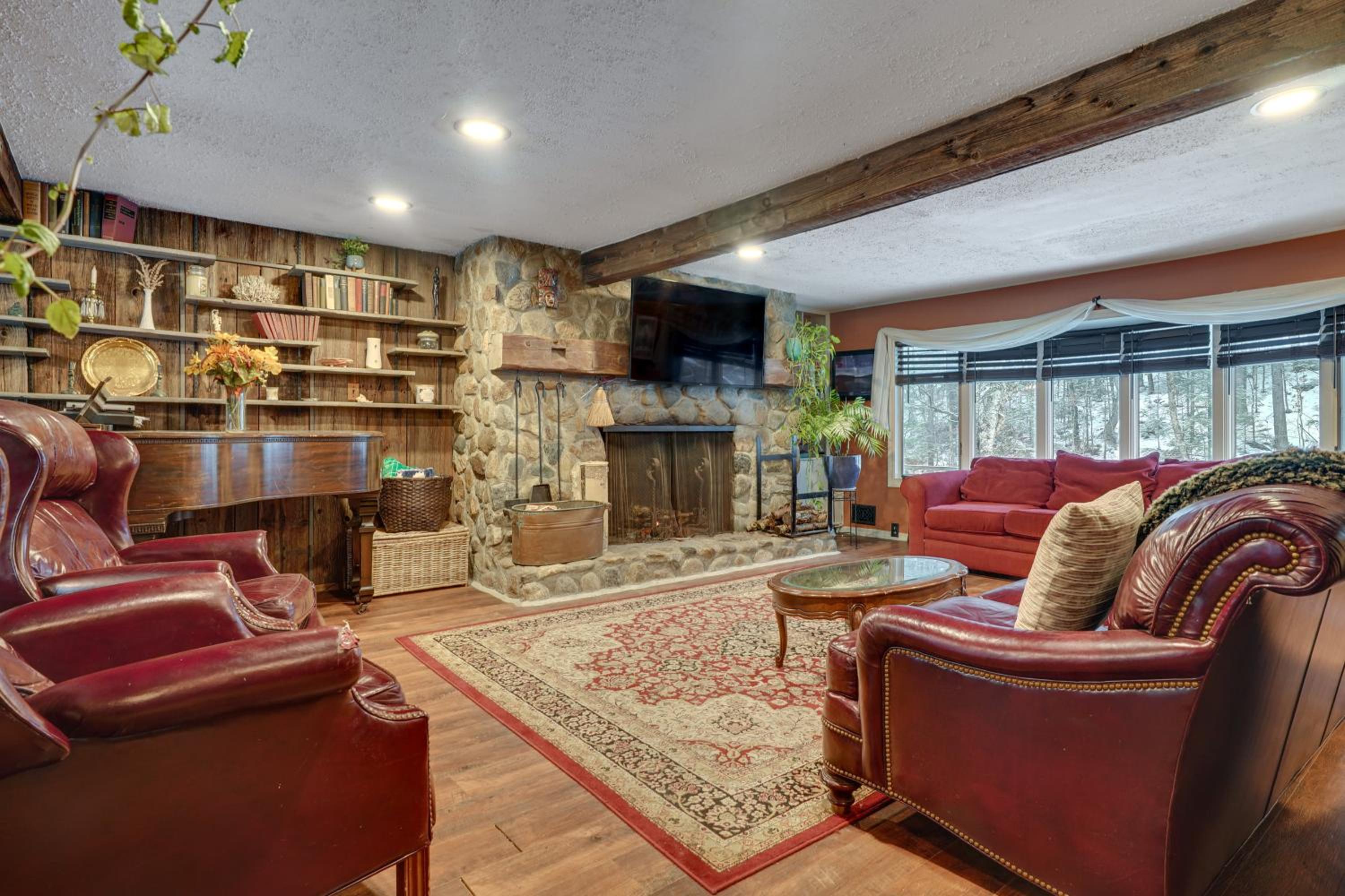 3 Mi to Mount Snow Spacious West Dover Home