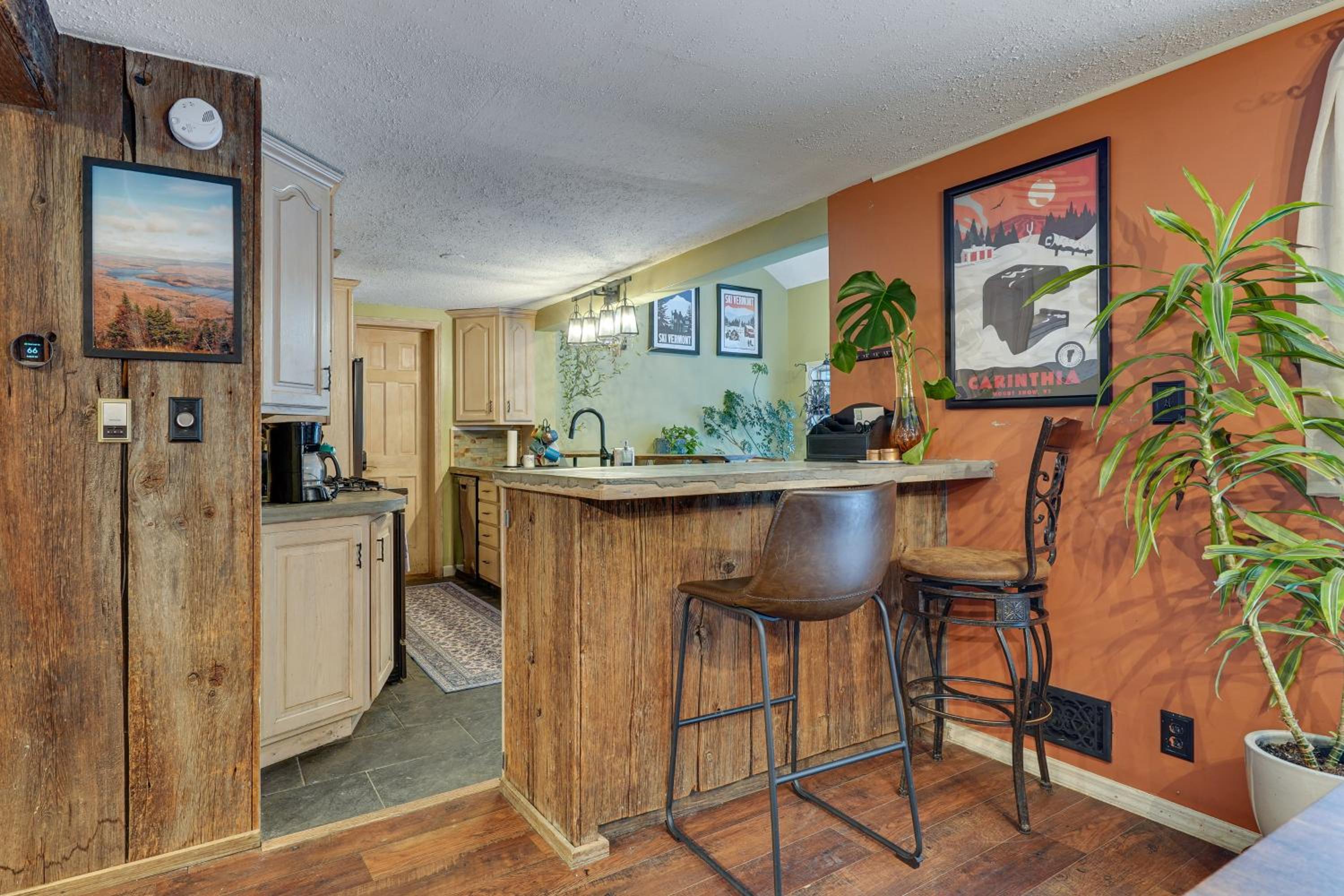 3 Mi to Mount Snow Spacious West Dover Home
