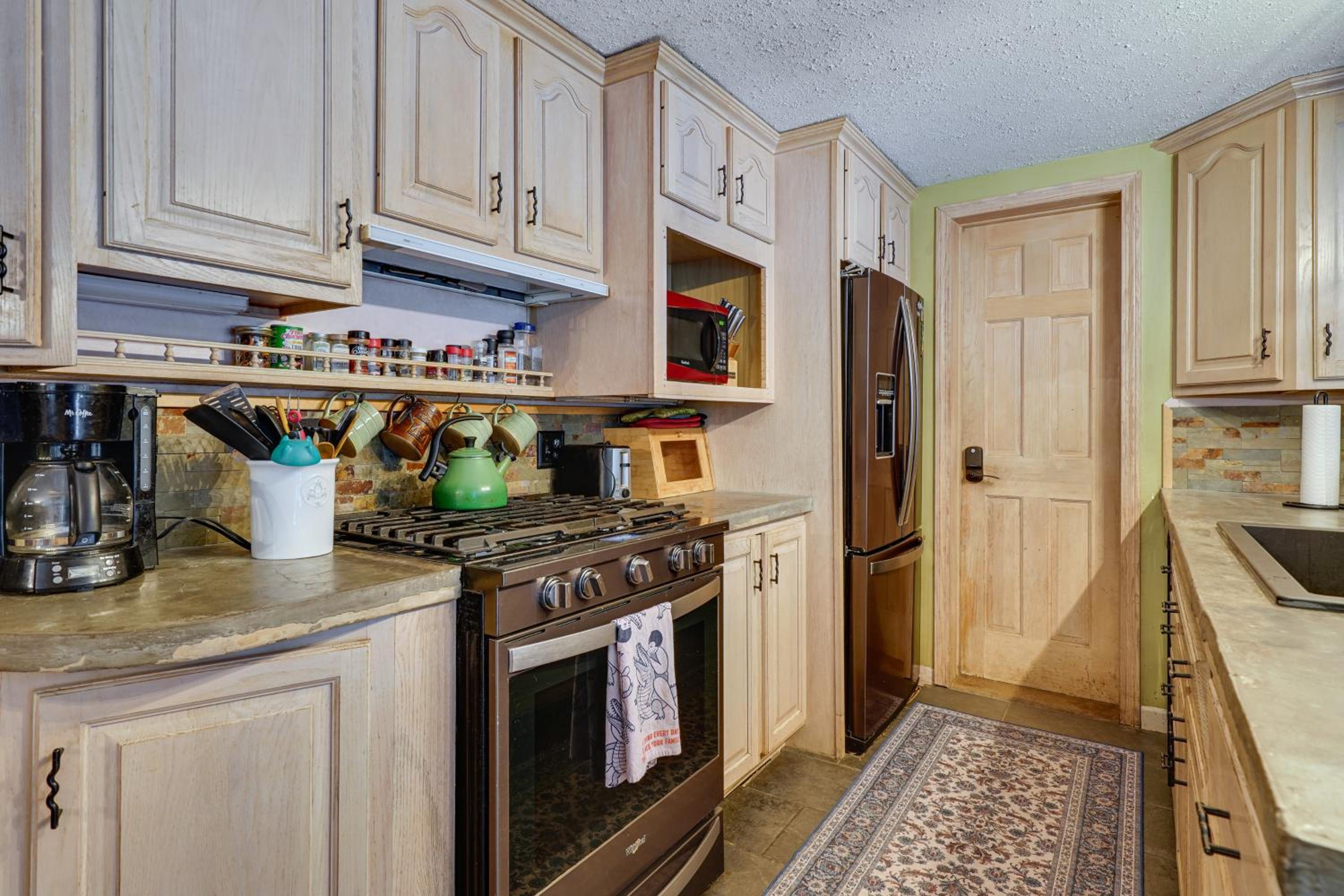 3 Mi to Mount Snow Spacious West Dover Home