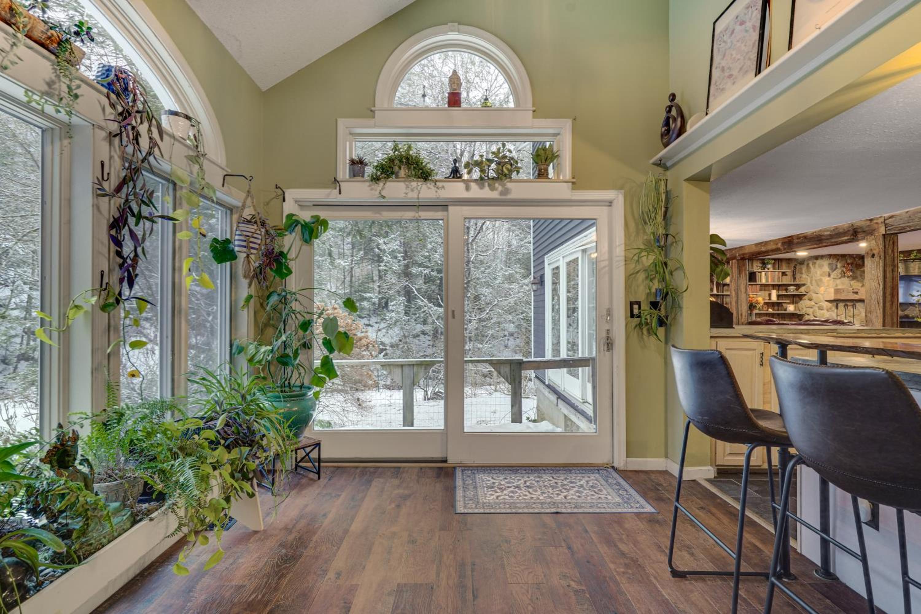 3 Mi to Mount Snow Spacious West Dover Home