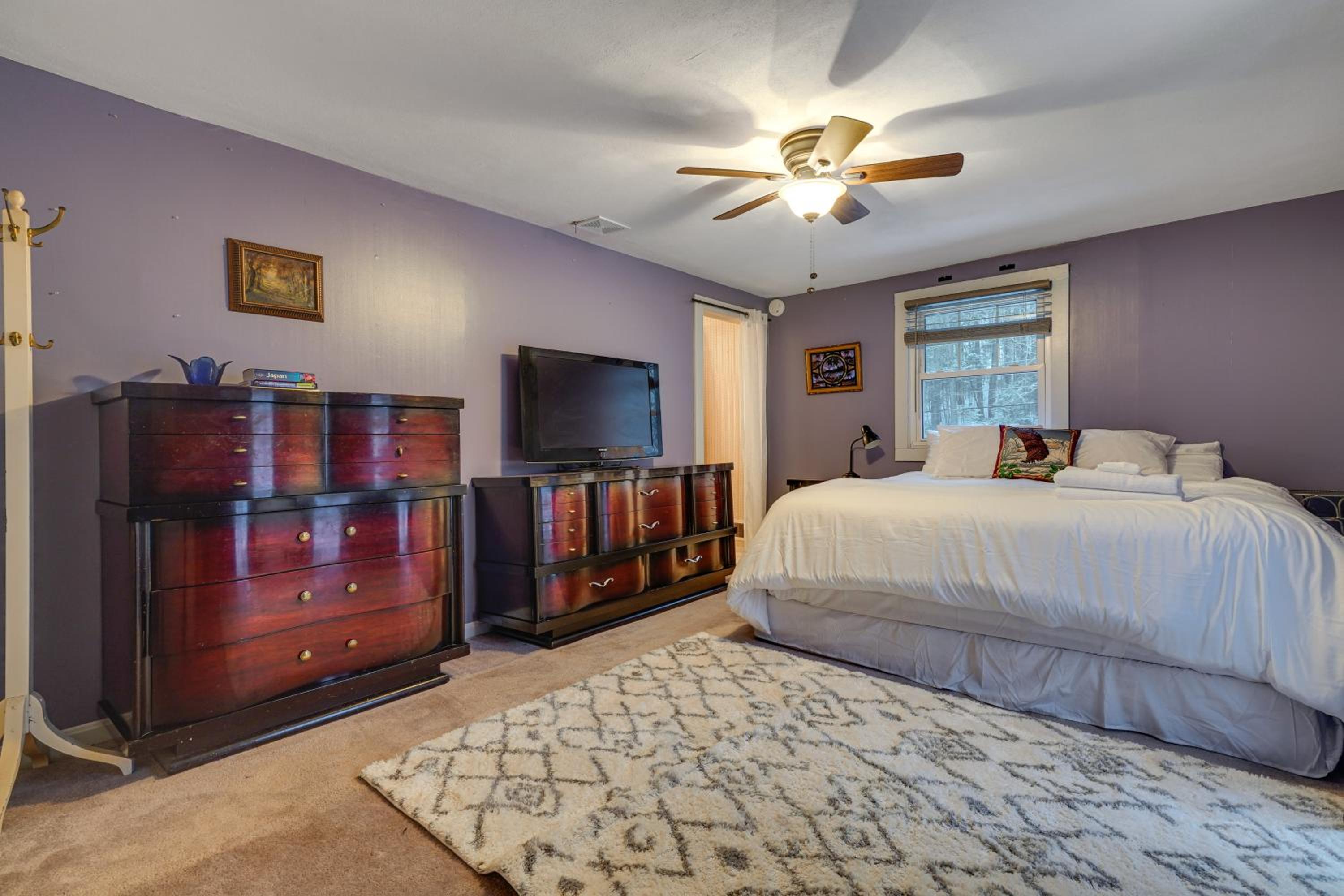 3 Mi to Mount Snow Spacious West Dover Home