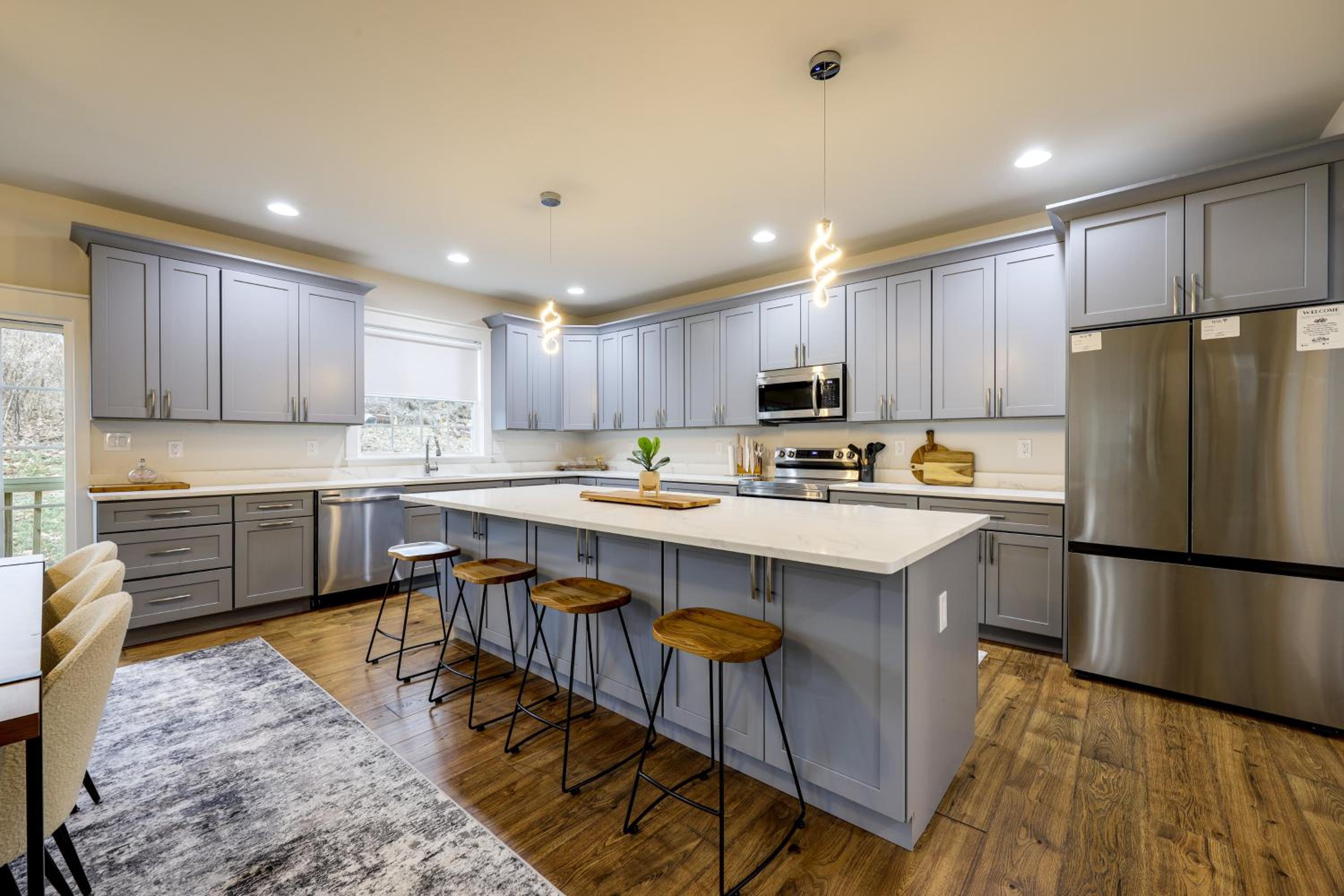1 Mile to Quantico 5BR Home with Game Room!