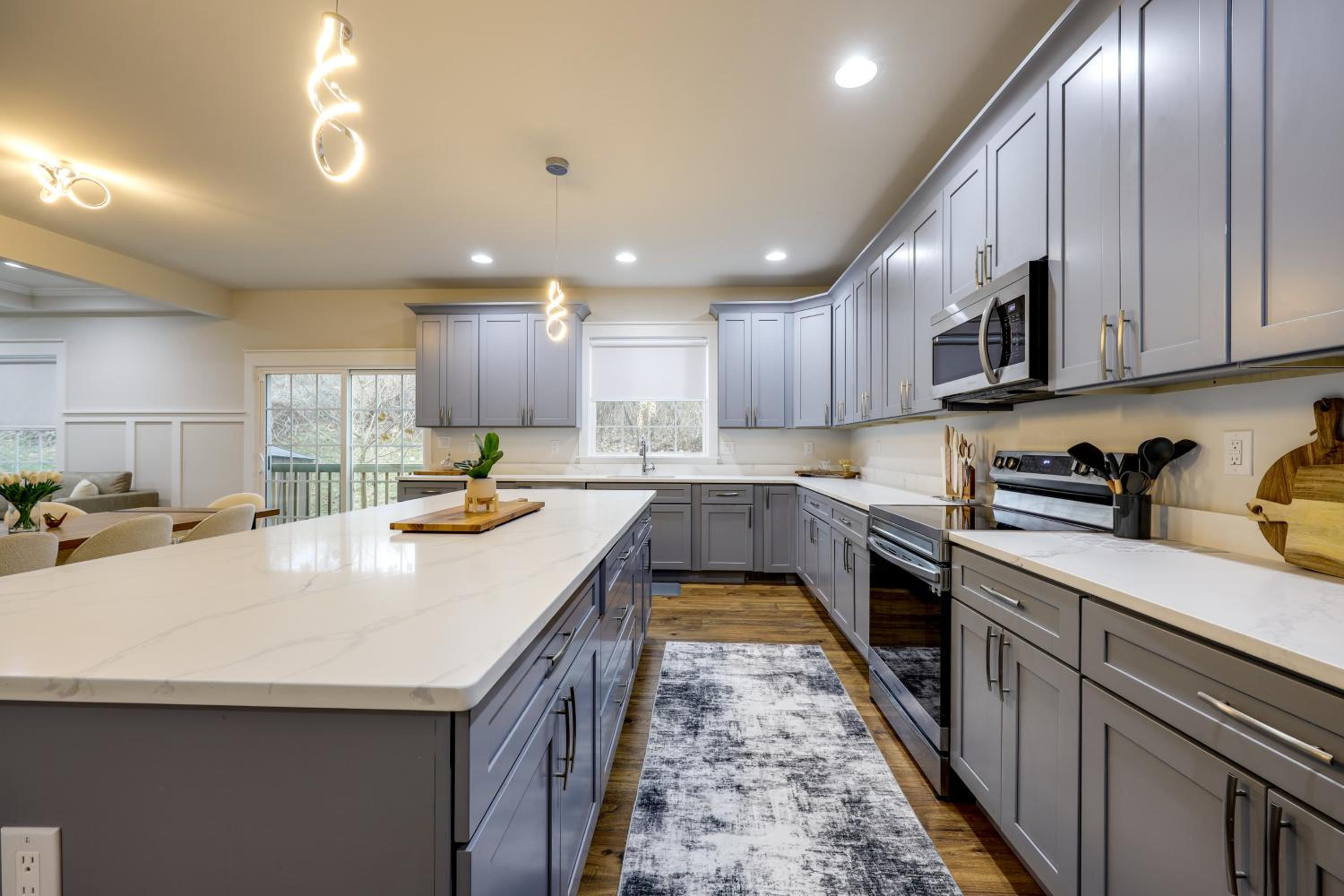 1 Mile to Quantico 5BR Home with Game Room!