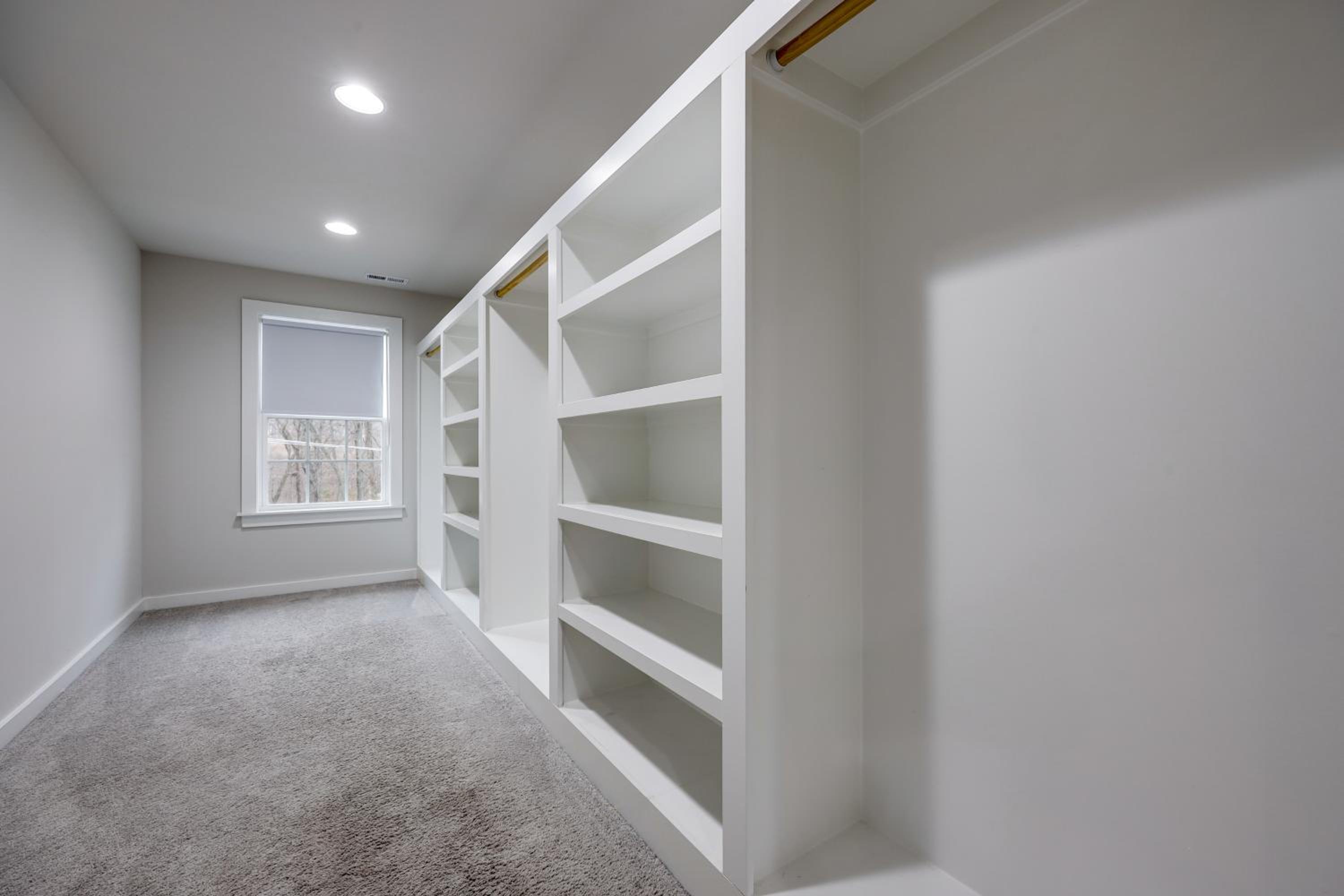 1 Mile to Quantico 5BR Home with Game Room!