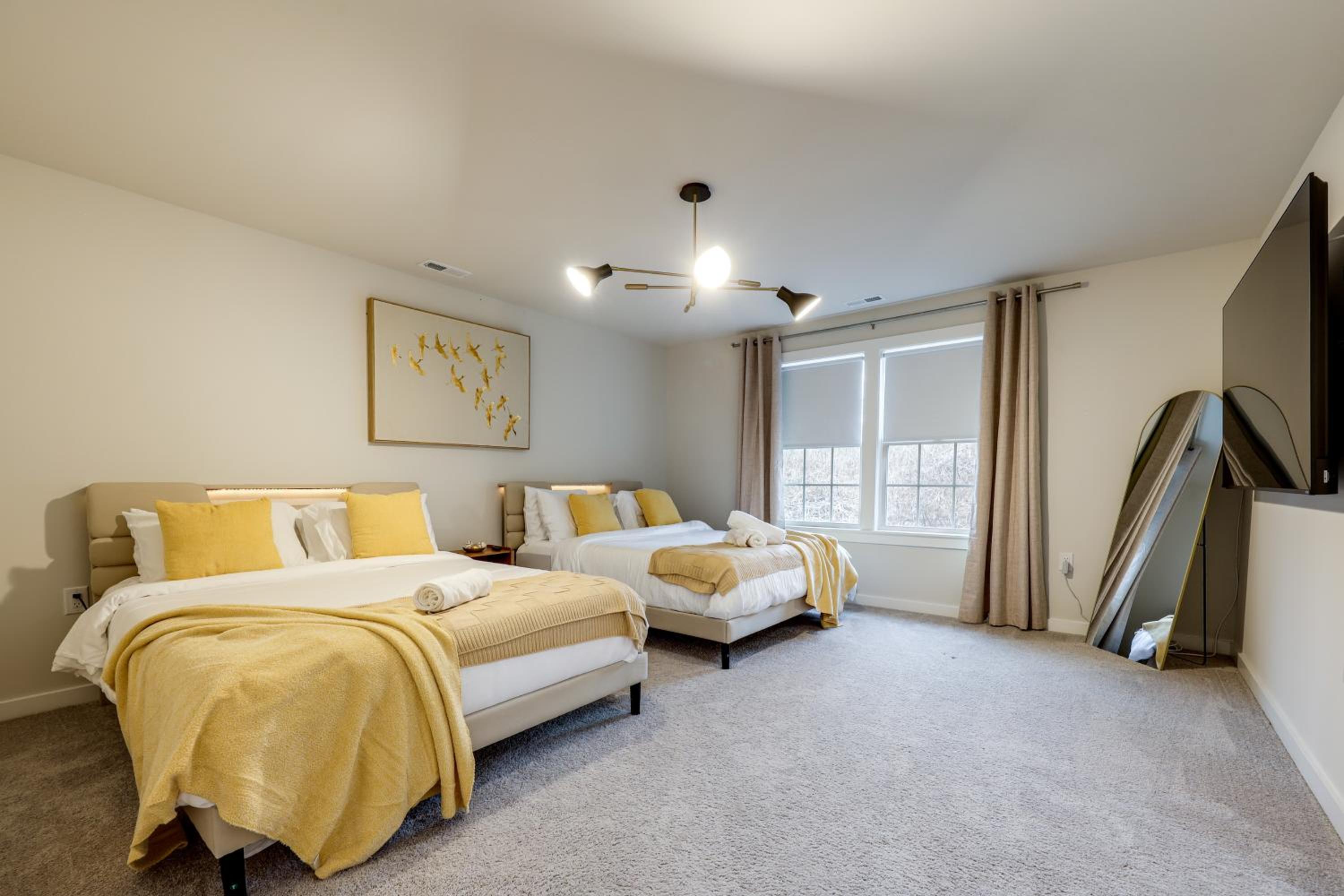 1 Mile to Quantico 5BR Home with Game Room!