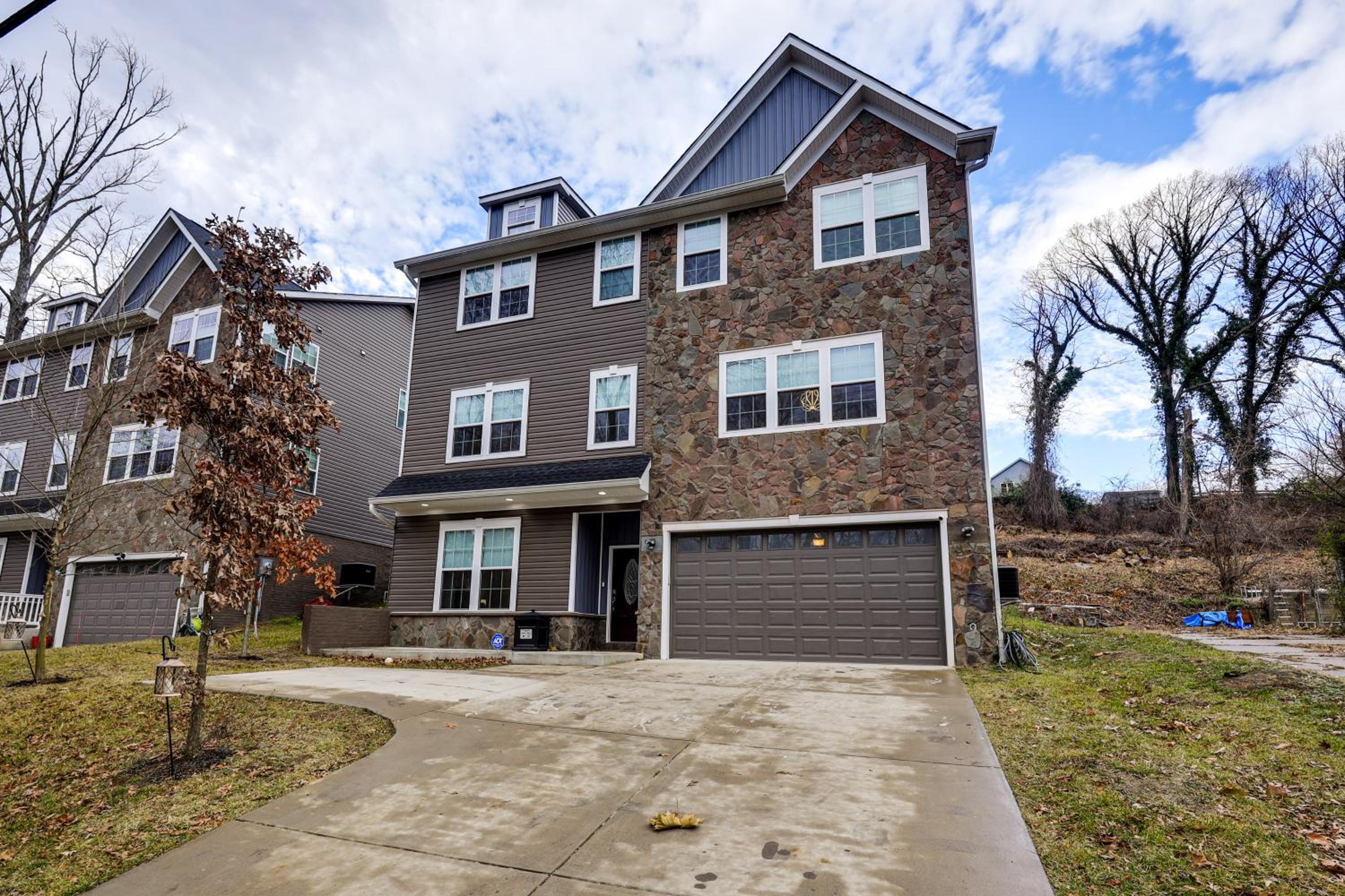 1 Mile to Quantico 5BR Home with Game Room!