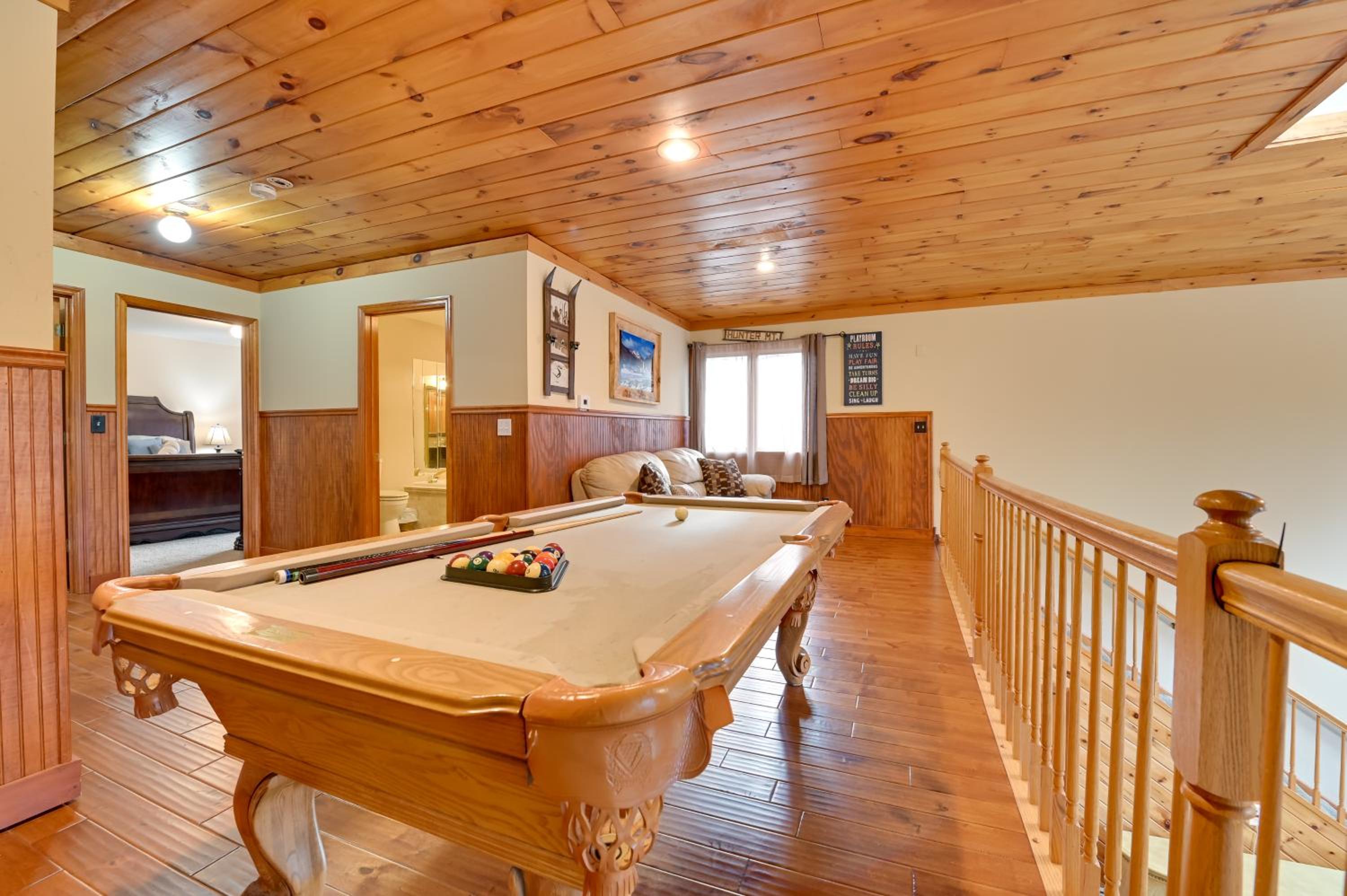 Walk to Hunter Village! Family Ski Retreat with Deck