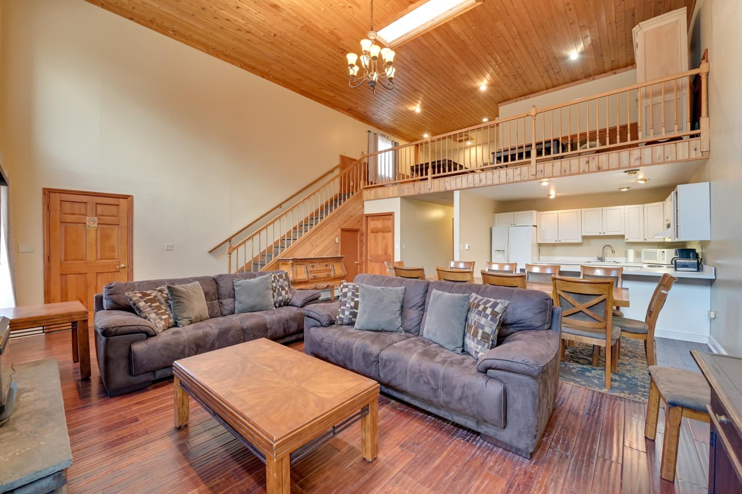 Less Than 1 Mi to Hunter Mtn Skiing Family-Friendly Stay!