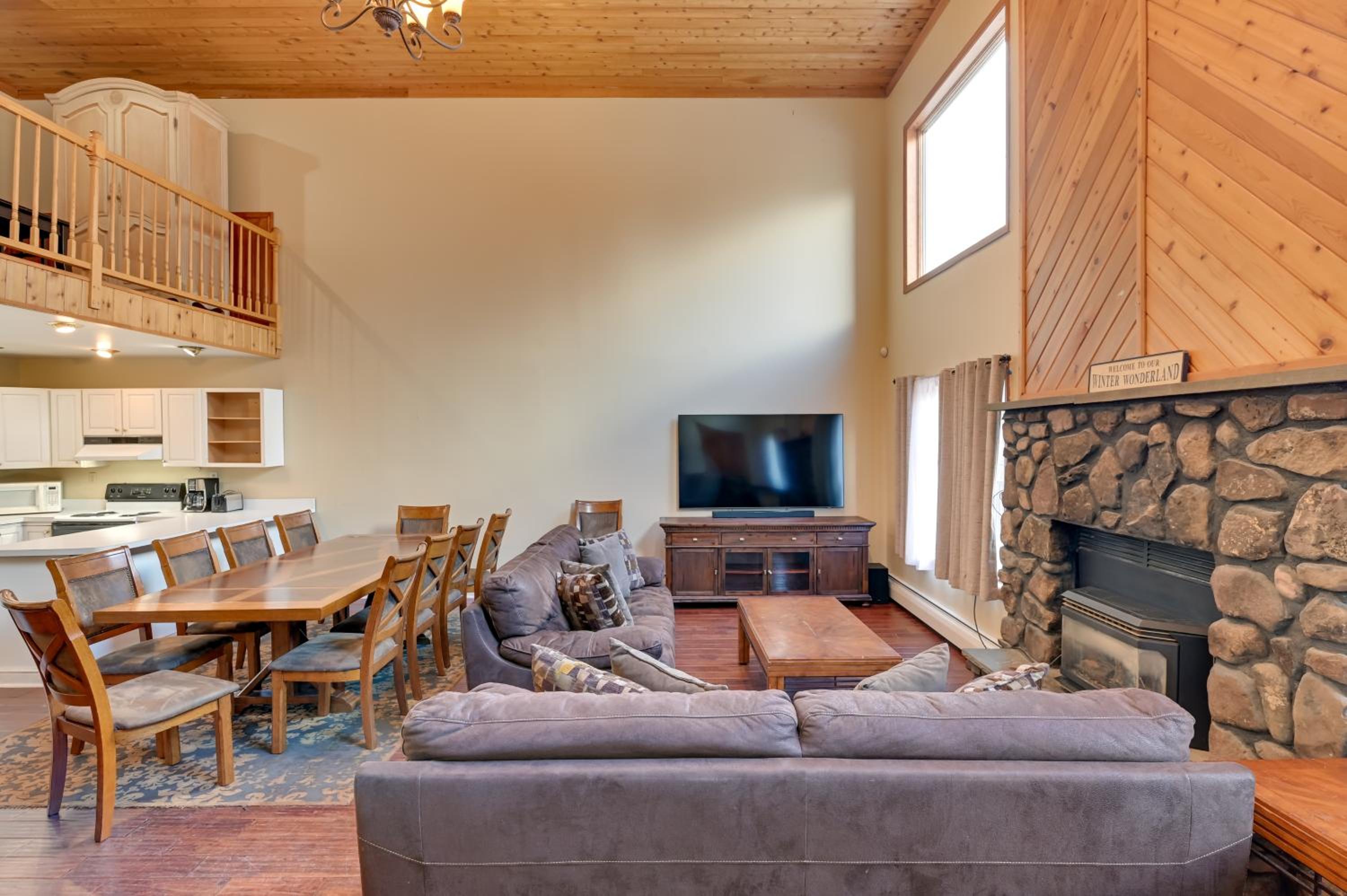 Less Than 1 Mi to Hunter Mtn Skiing Family-Friendly Stay!