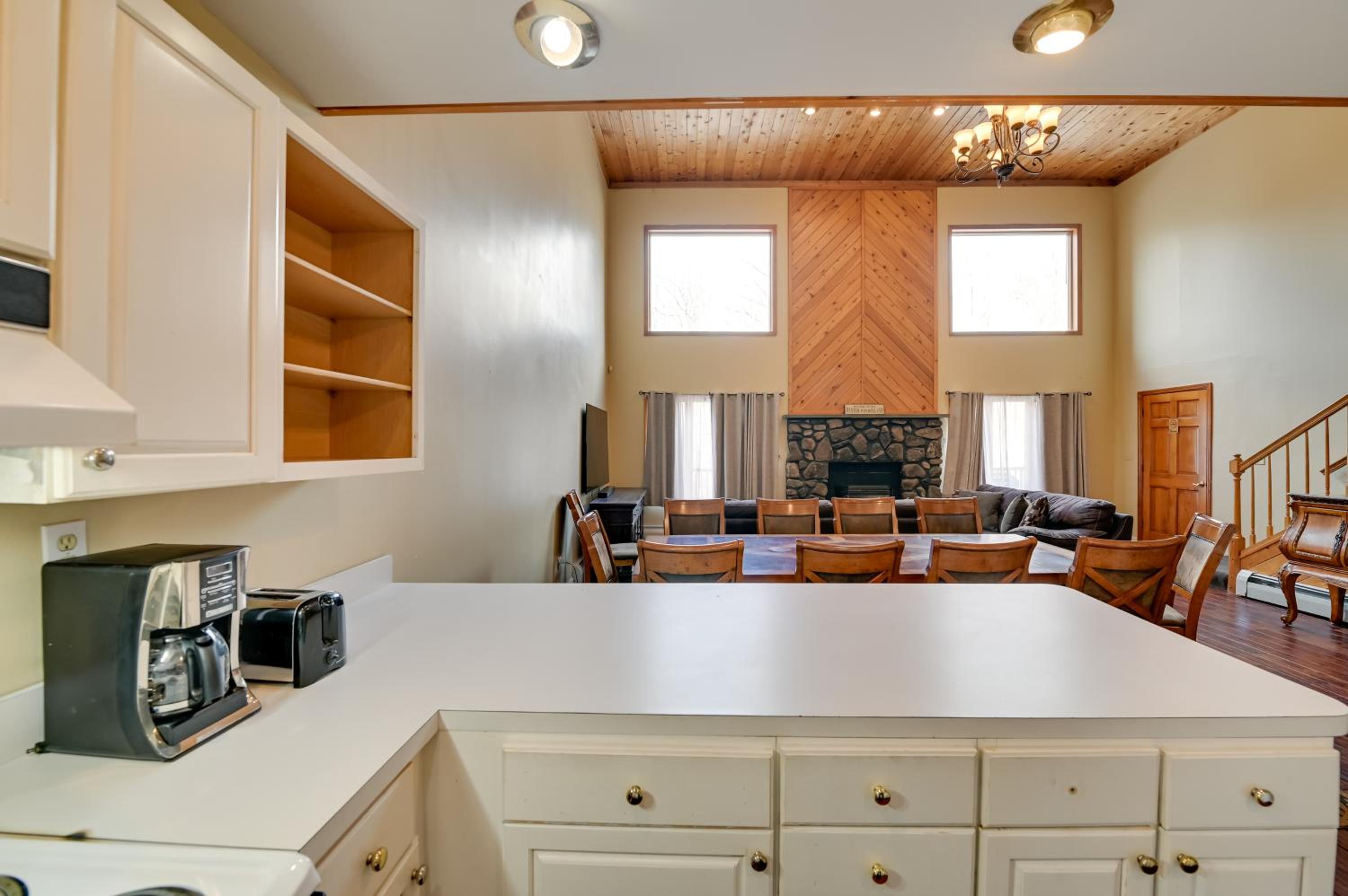 Less Than 1 Mi to Hunter Mtn Skiing Family-Friendly Stay!
